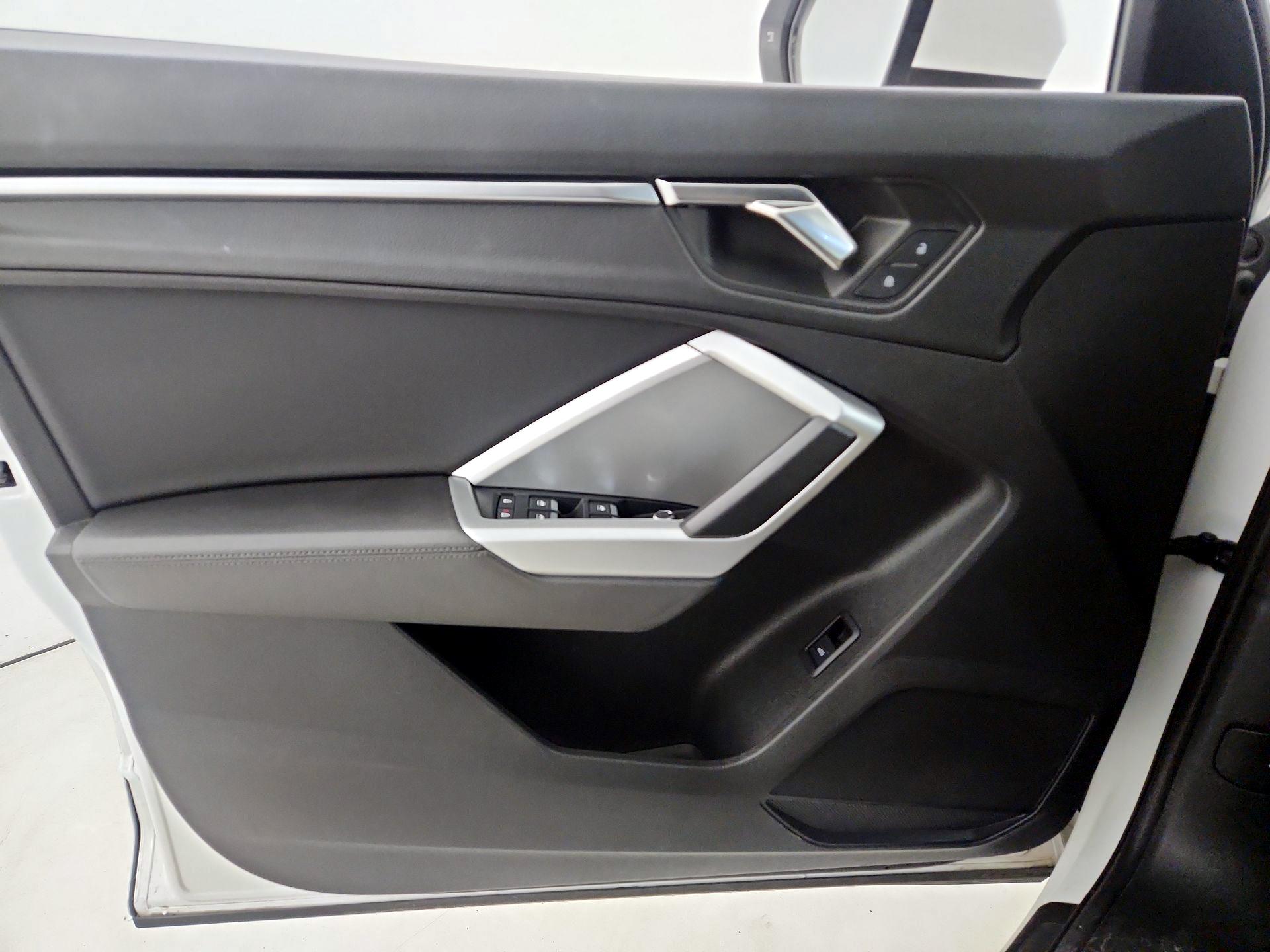 Thumbnail: 2020 Audi Q3 - 12