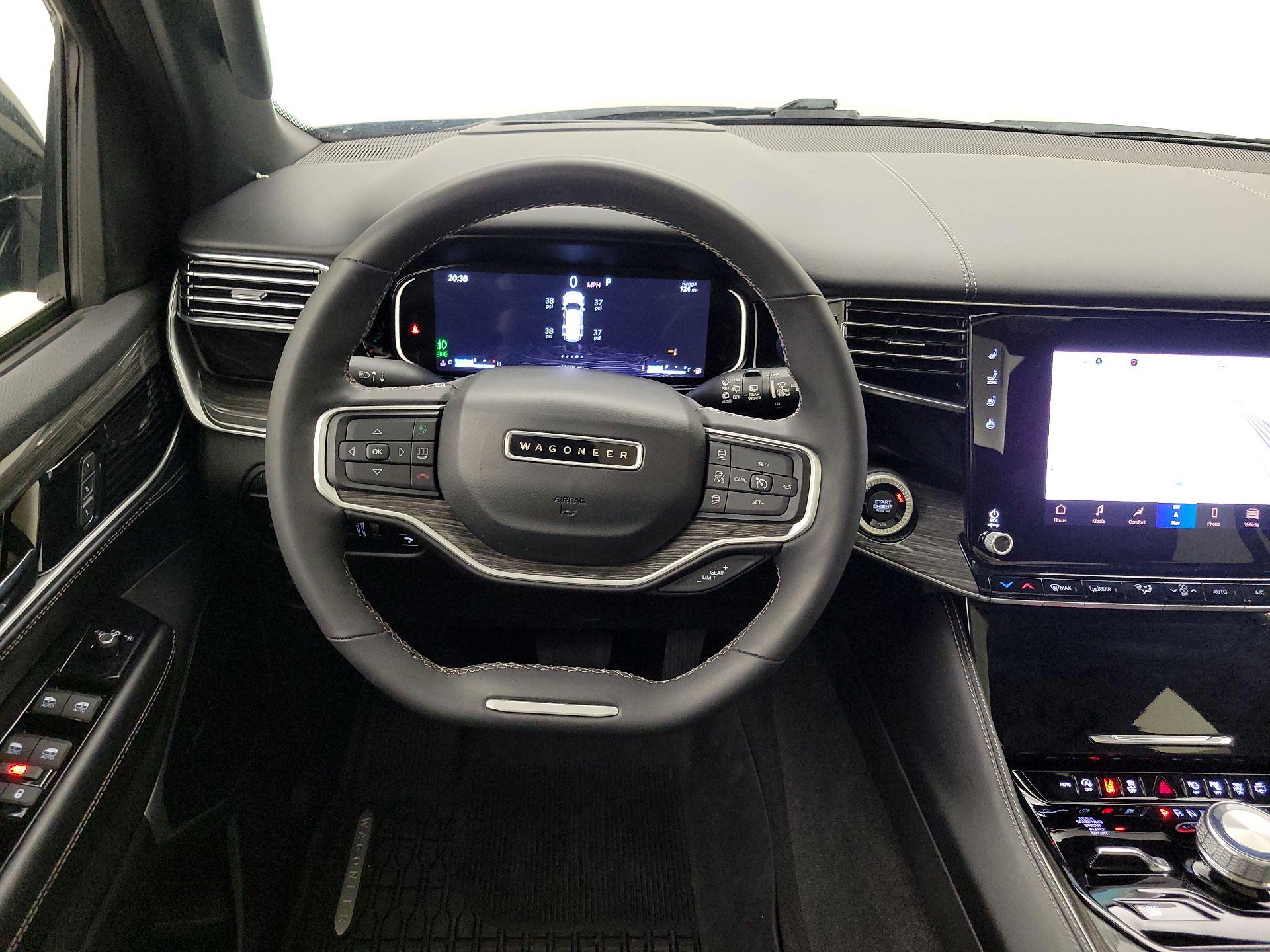 Thumbnail: 2022 Jeep Wagoneer - 10