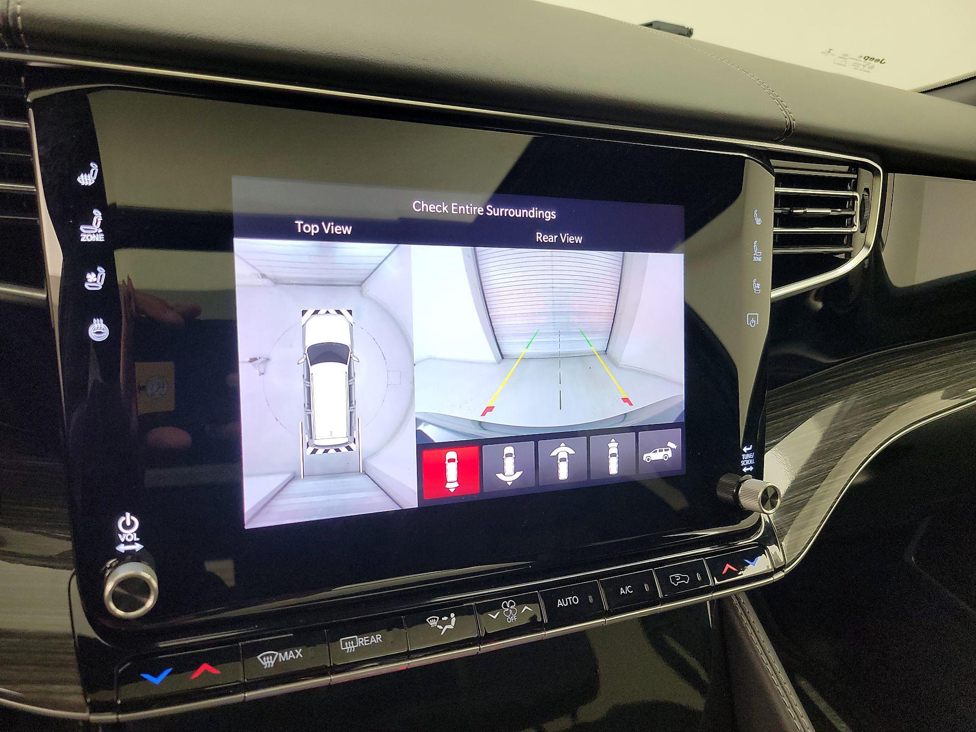 Thumbnail: 2022 Jeep Wagoneer - 15