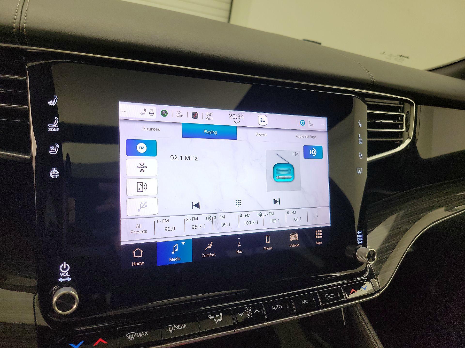 Thumbnail: 2022 Jeep Wagoneer - 16