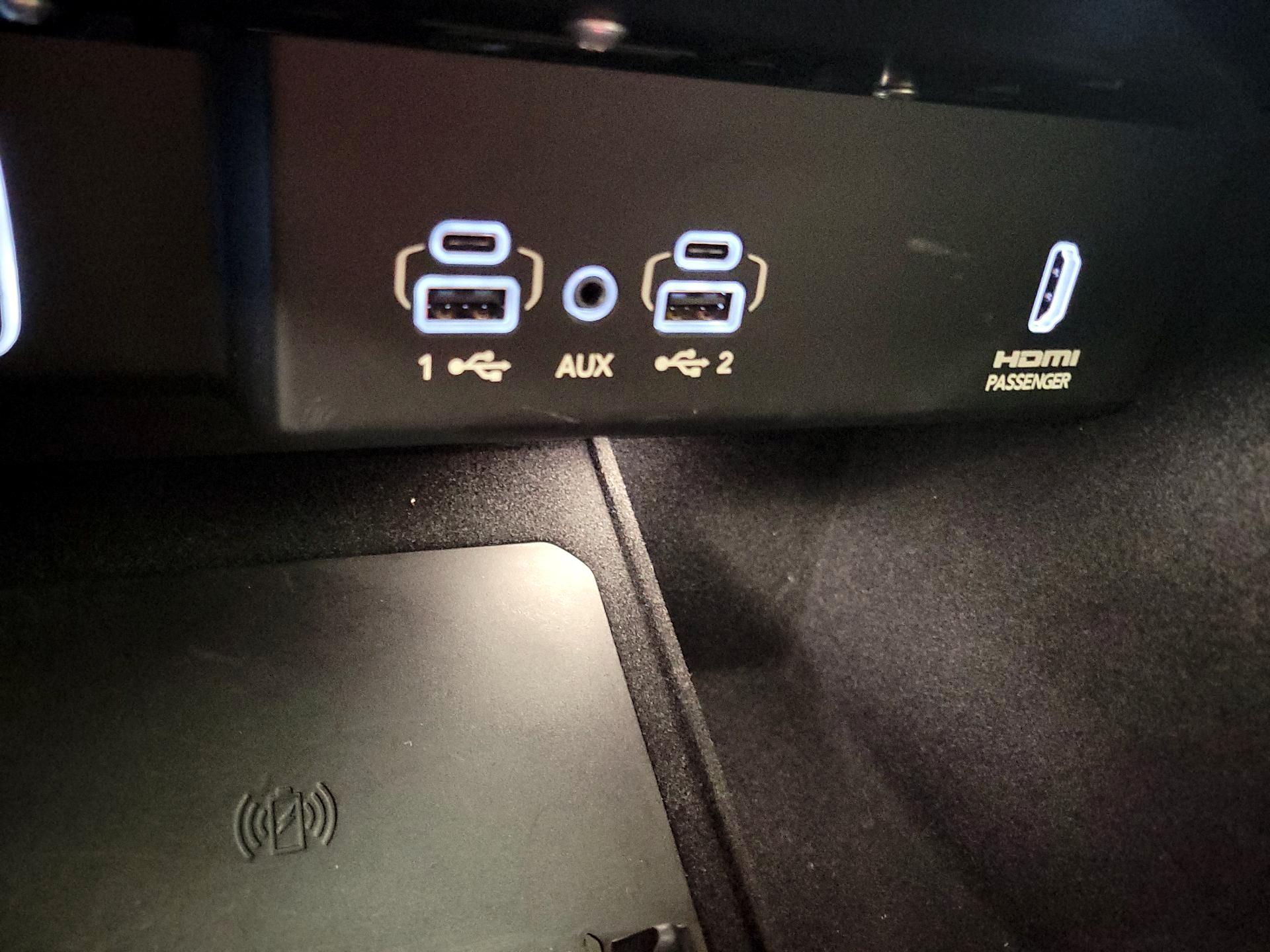 Thumbnail: 2022 Jeep Wagoneer - 19