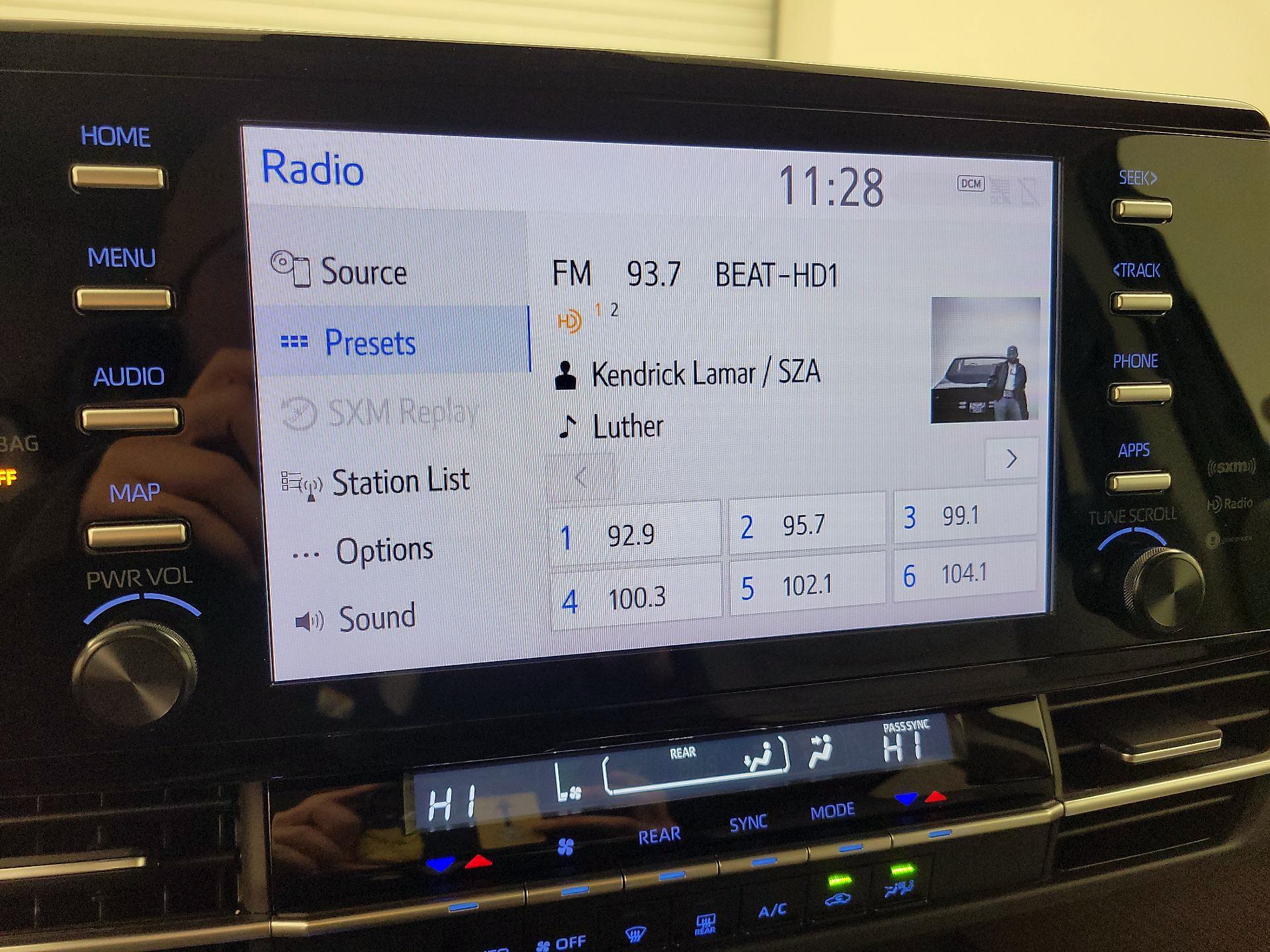 Thumbnail: 2023 Toyota Sienna - 15