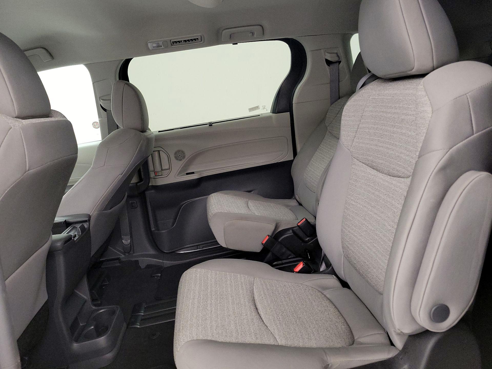 Thumbnail: 2023 Toyota Sienna - 19