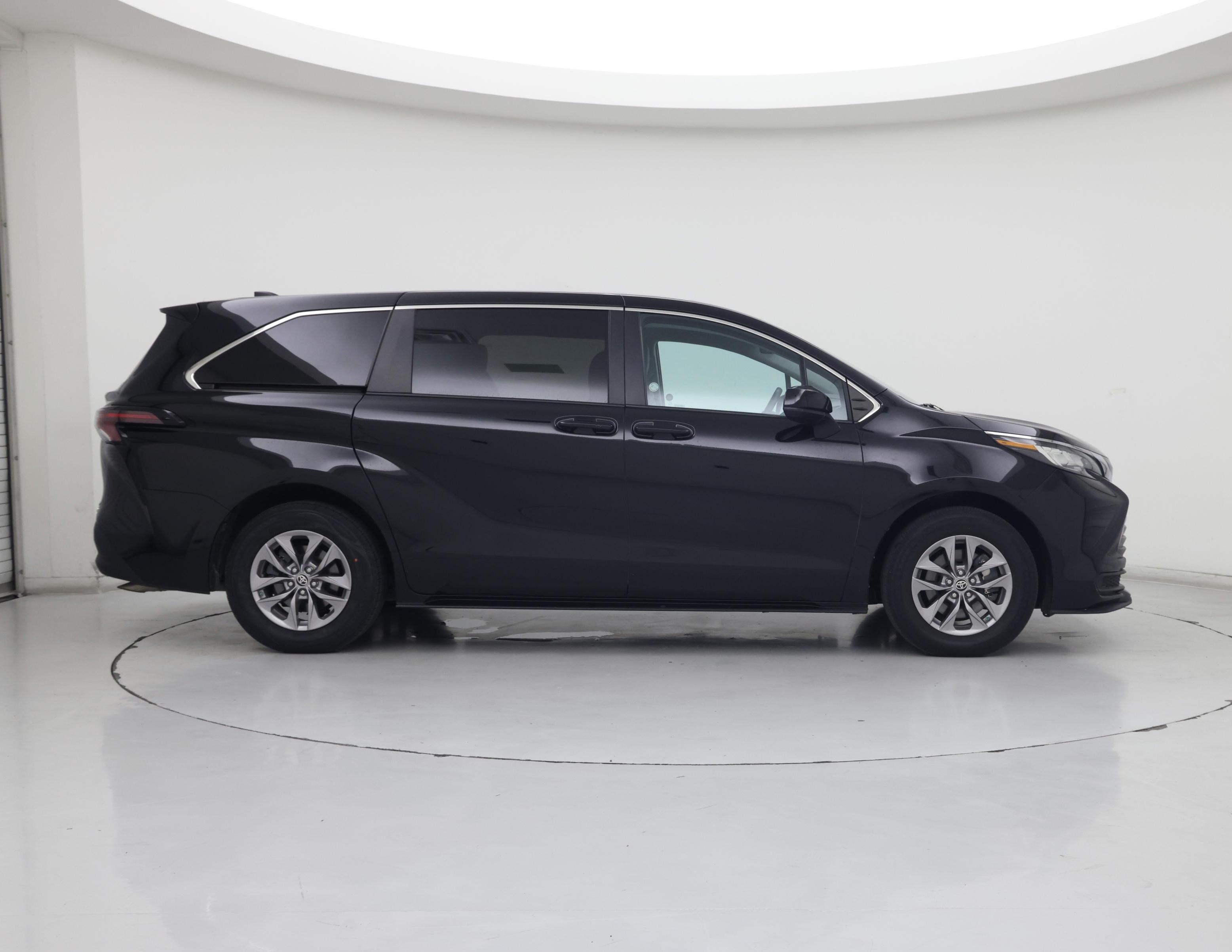 Thumbnail: 2023 Toyota Sienna - 7