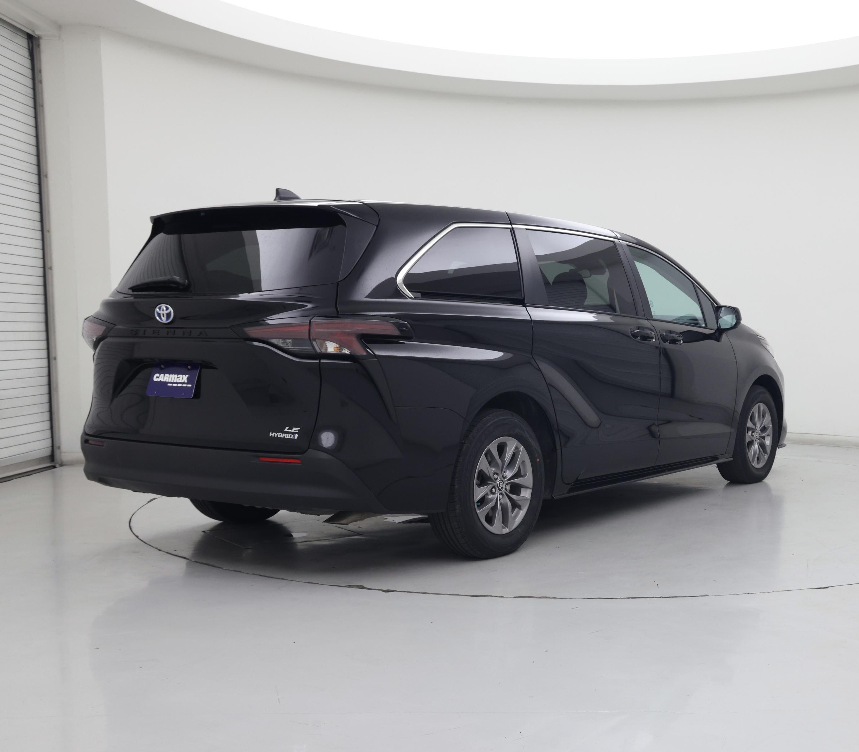 Thumbnail: 2023 Toyota Sienna - 8