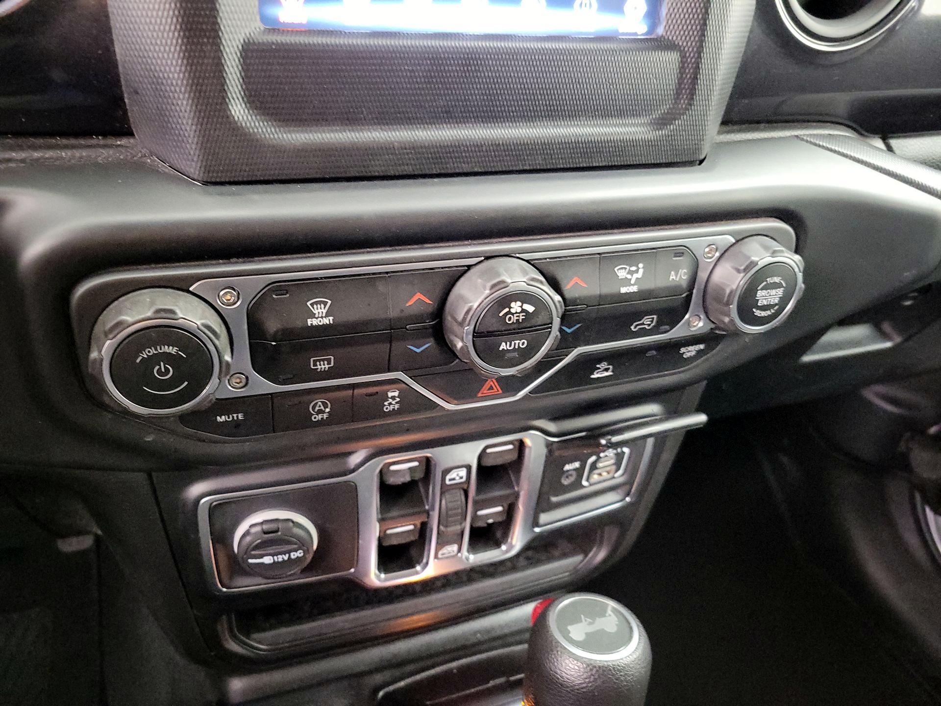 Thumbnail: 2022 Jeep Wrangler - 16