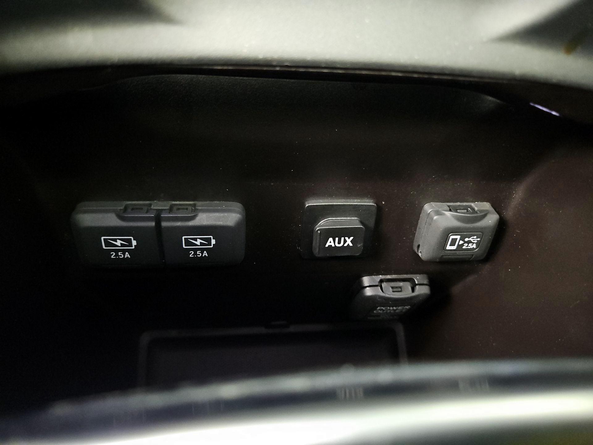 Thumbnail: 2019 Acura MDX - 19