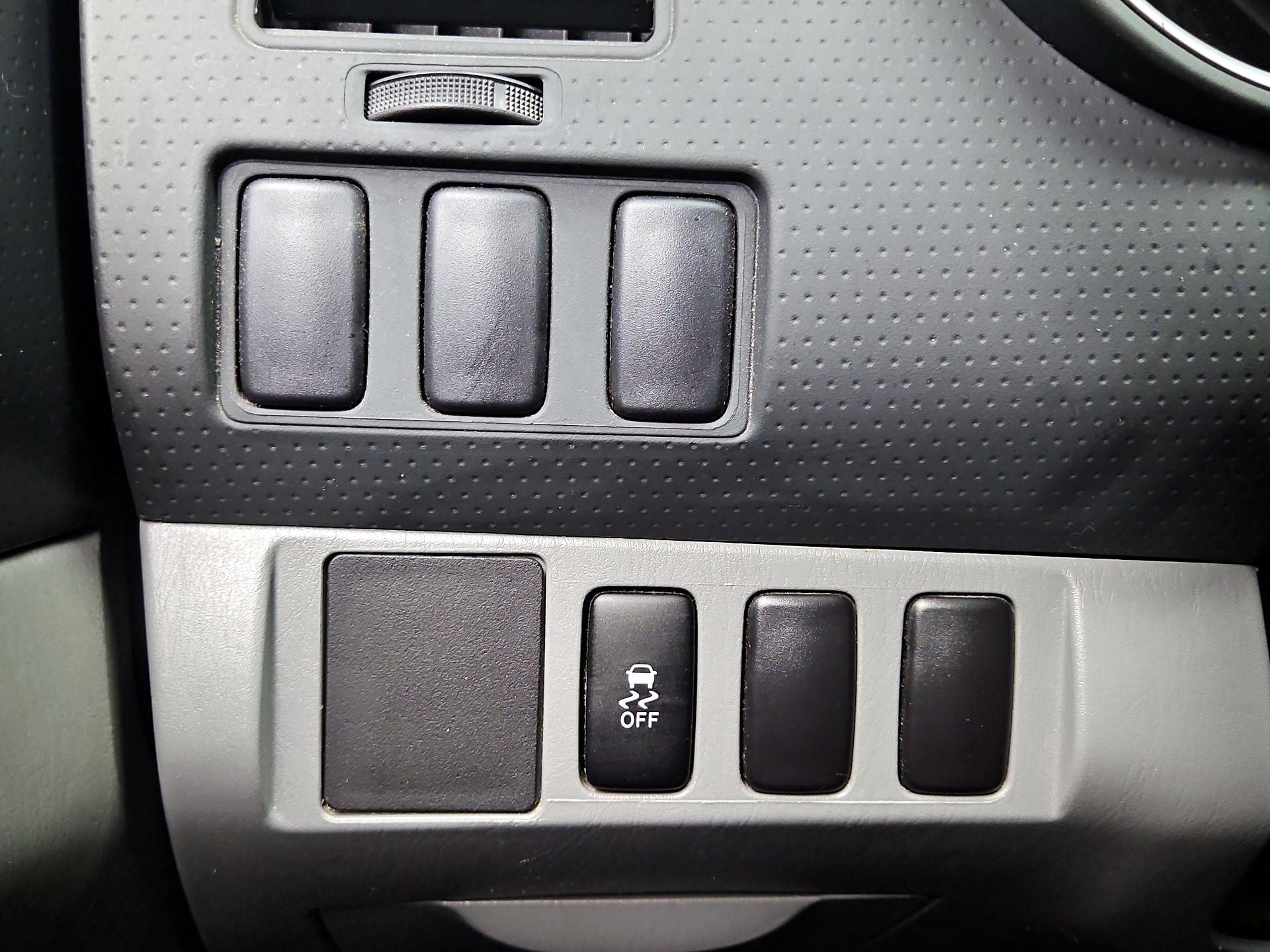 Thumbnail: 2014 Toyota Tacoma - 13