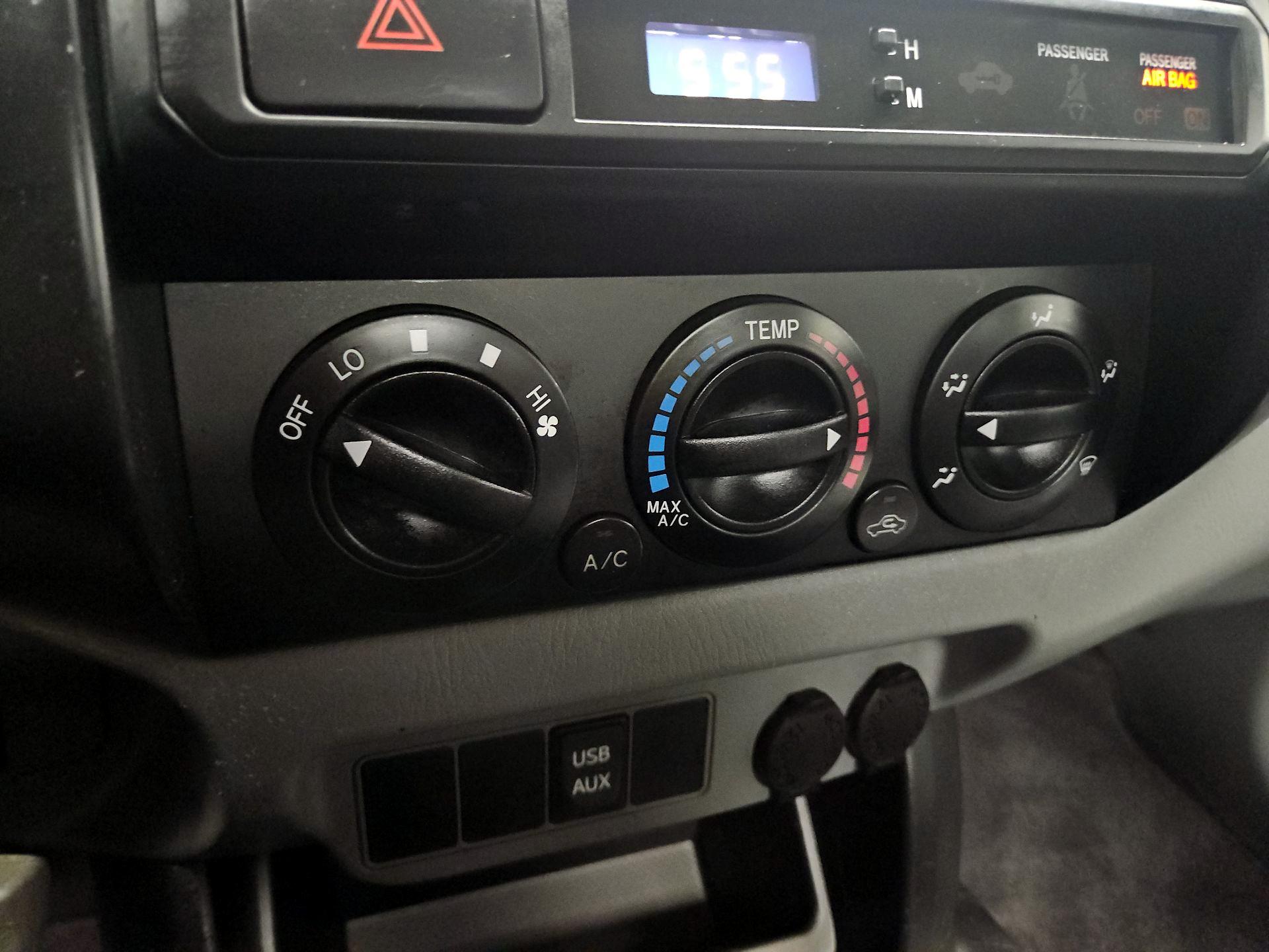 Thumbnail: 2014 Toyota Tacoma - 15