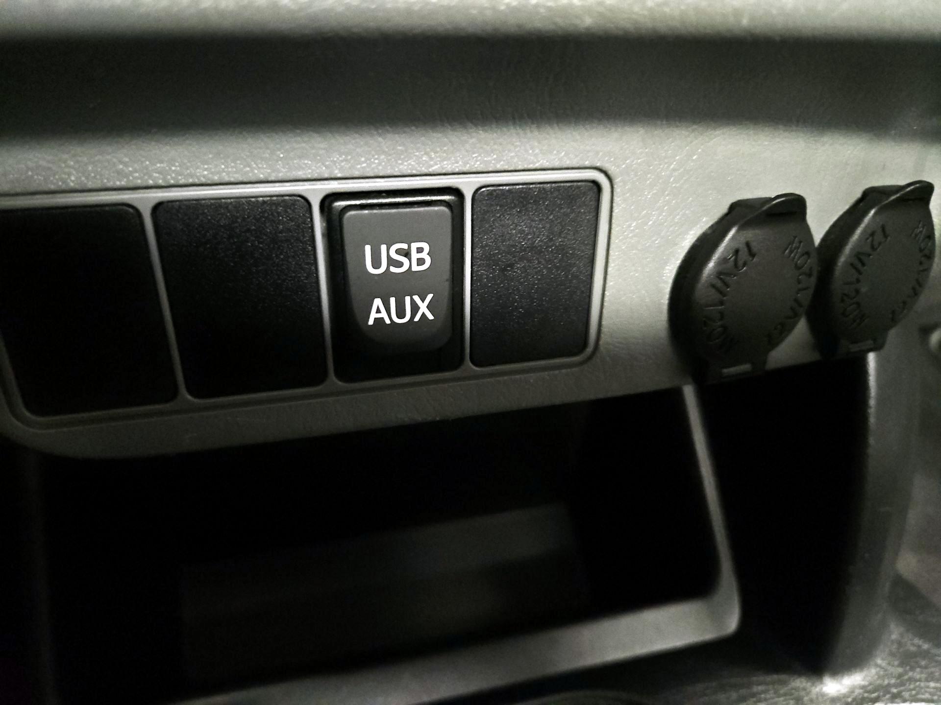 Thumbnail: 2014 Toyota Tacoma - 17