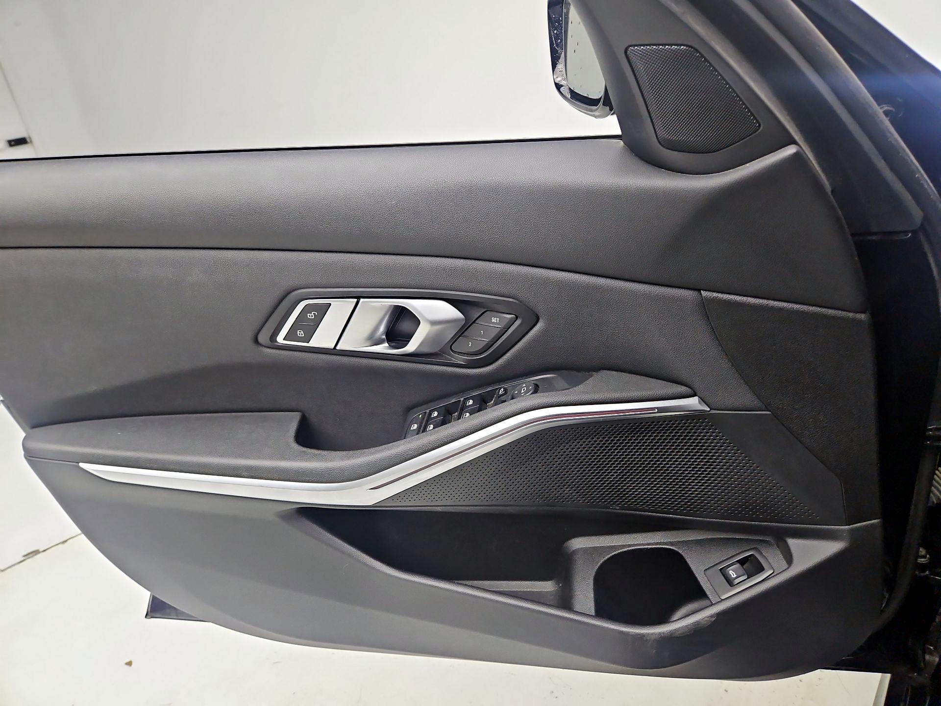 Thumbnail: 2021 BMW 3 Series - 12