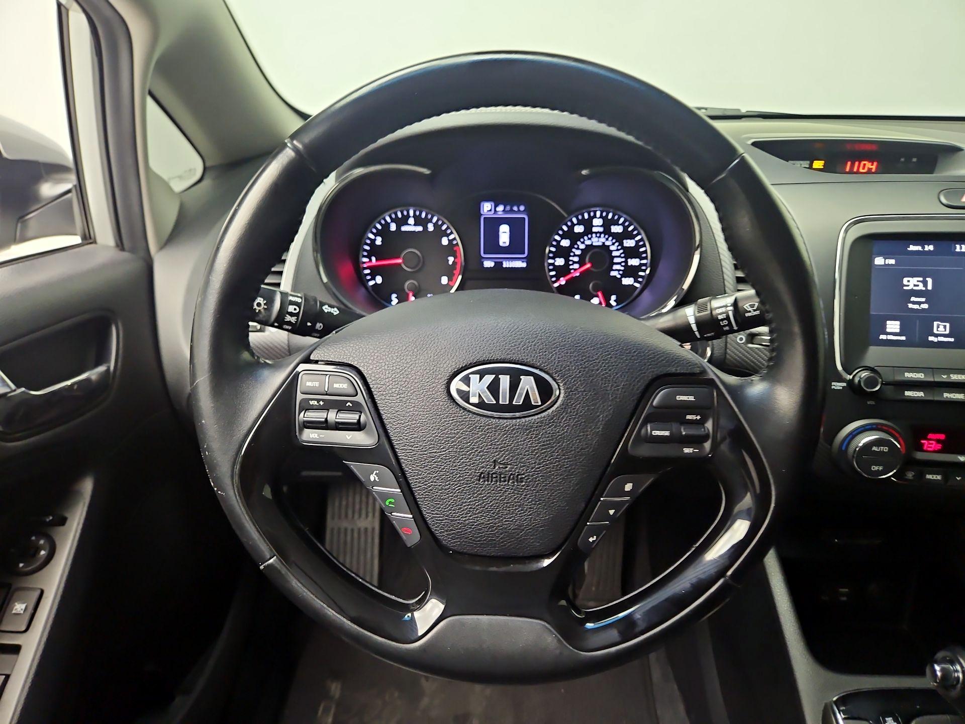 Thumbnail: 2017 Kia Forte - 10