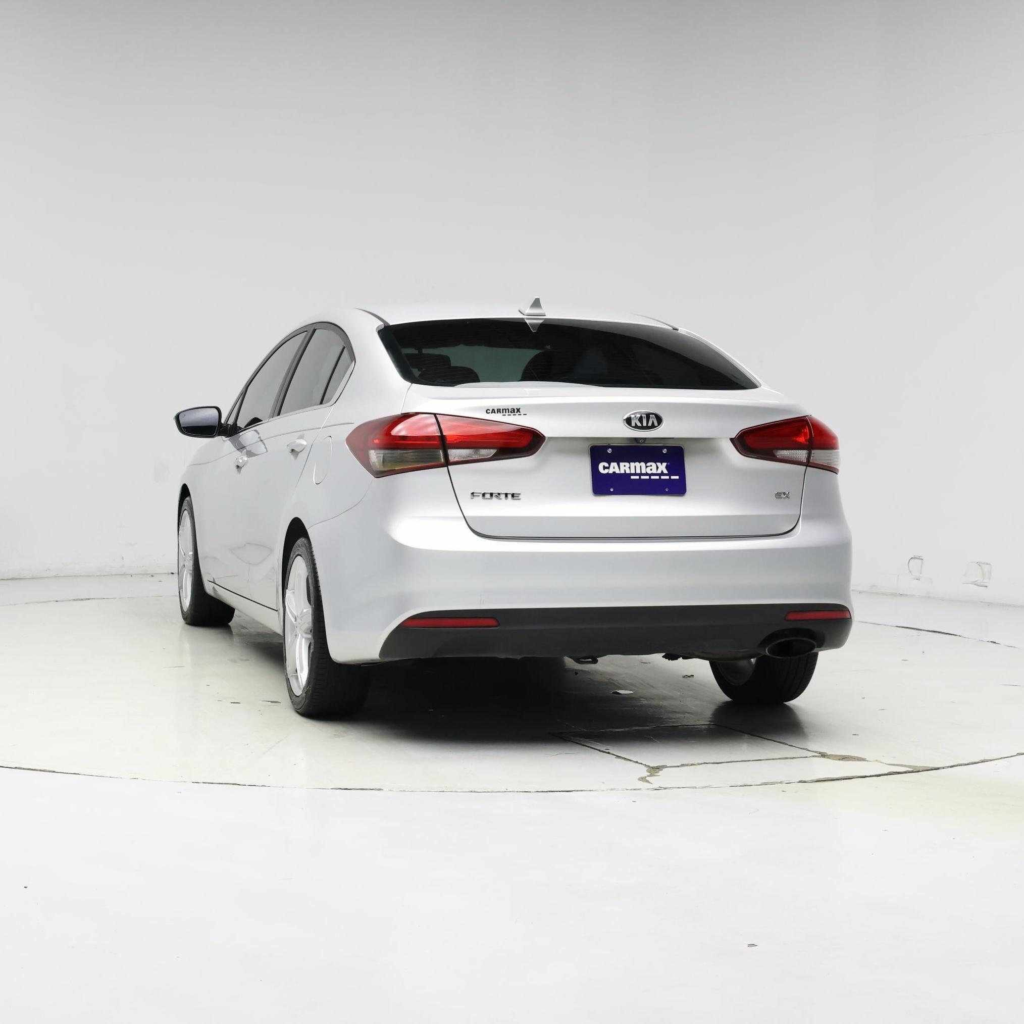 Thumbnail: 2017 Kia Forte - 6