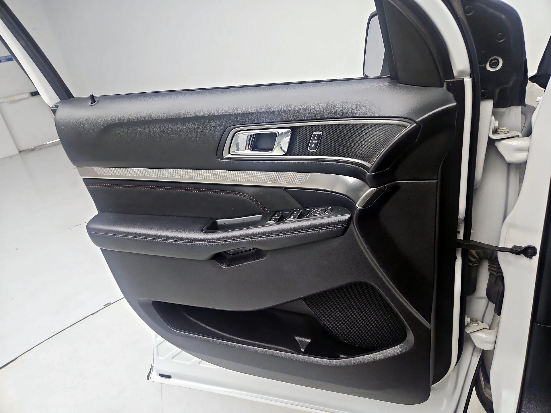 Thumbnail: 2019 Ford Explorer - 12