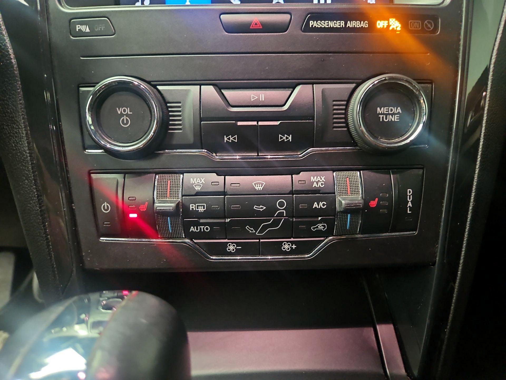 Thumbnail: 2019 Ford Explorer - 17