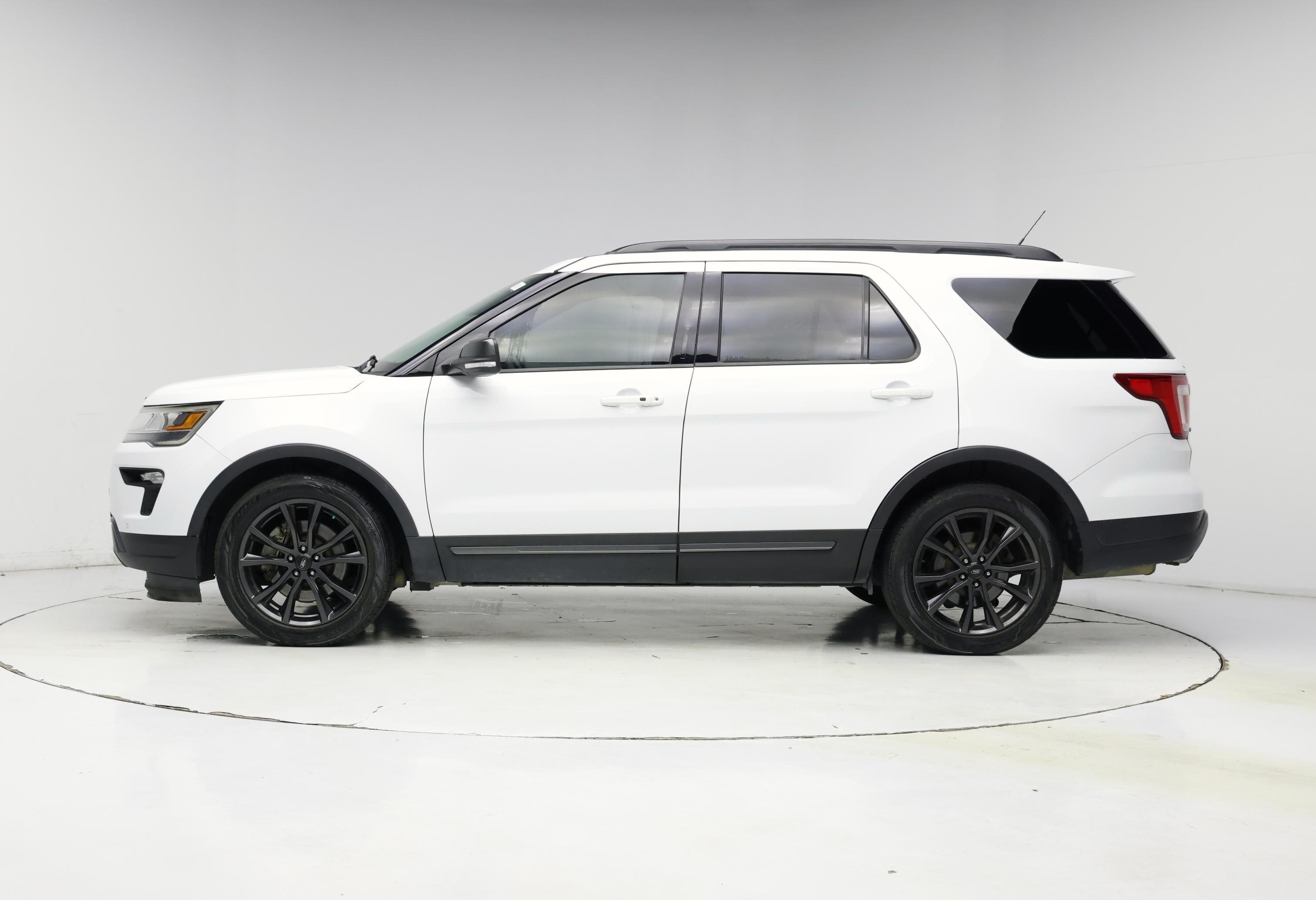 Thumbnail: 2019 Ford Explorer - 3