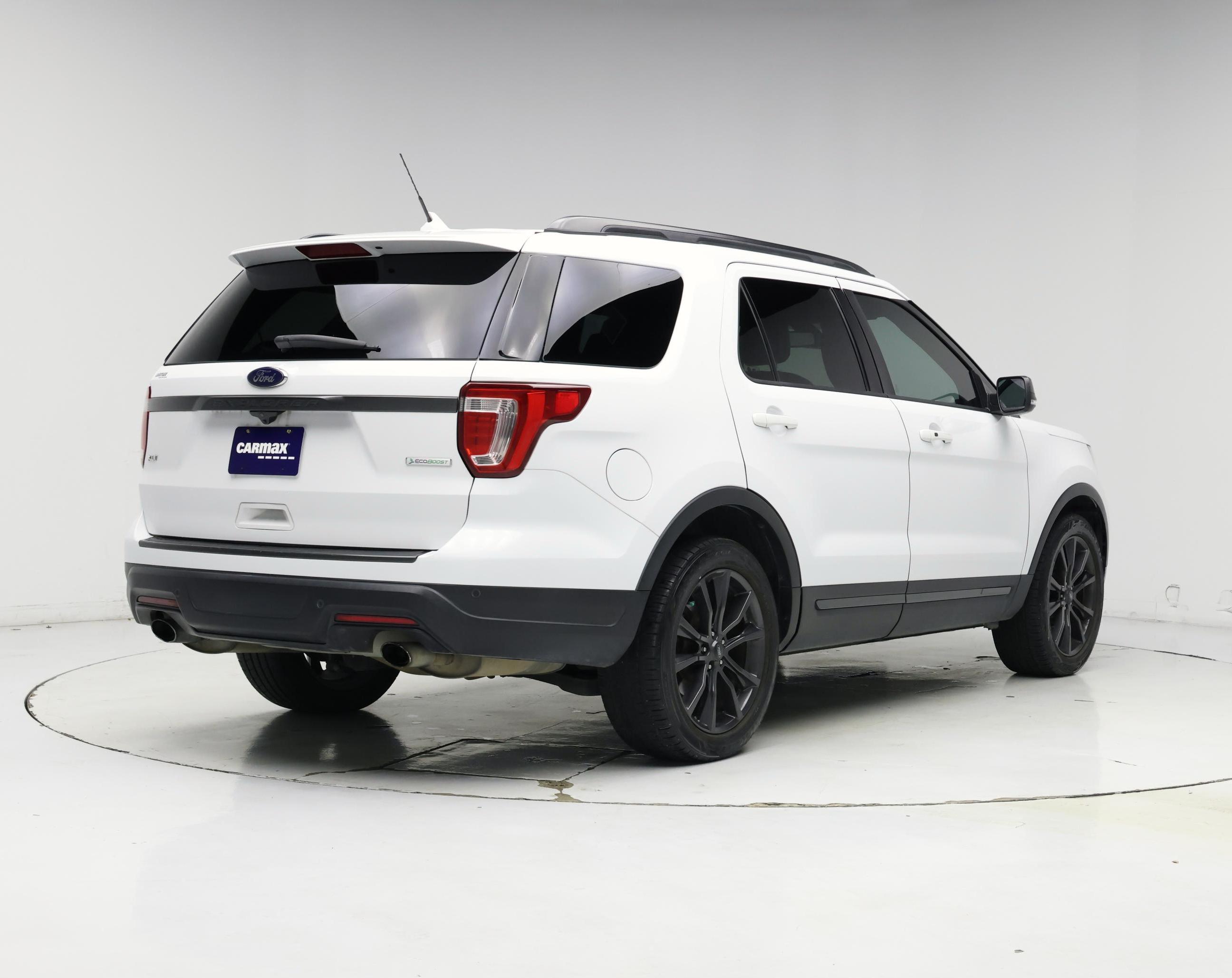 Thumbnail: 2019 Ford Explorer - 8