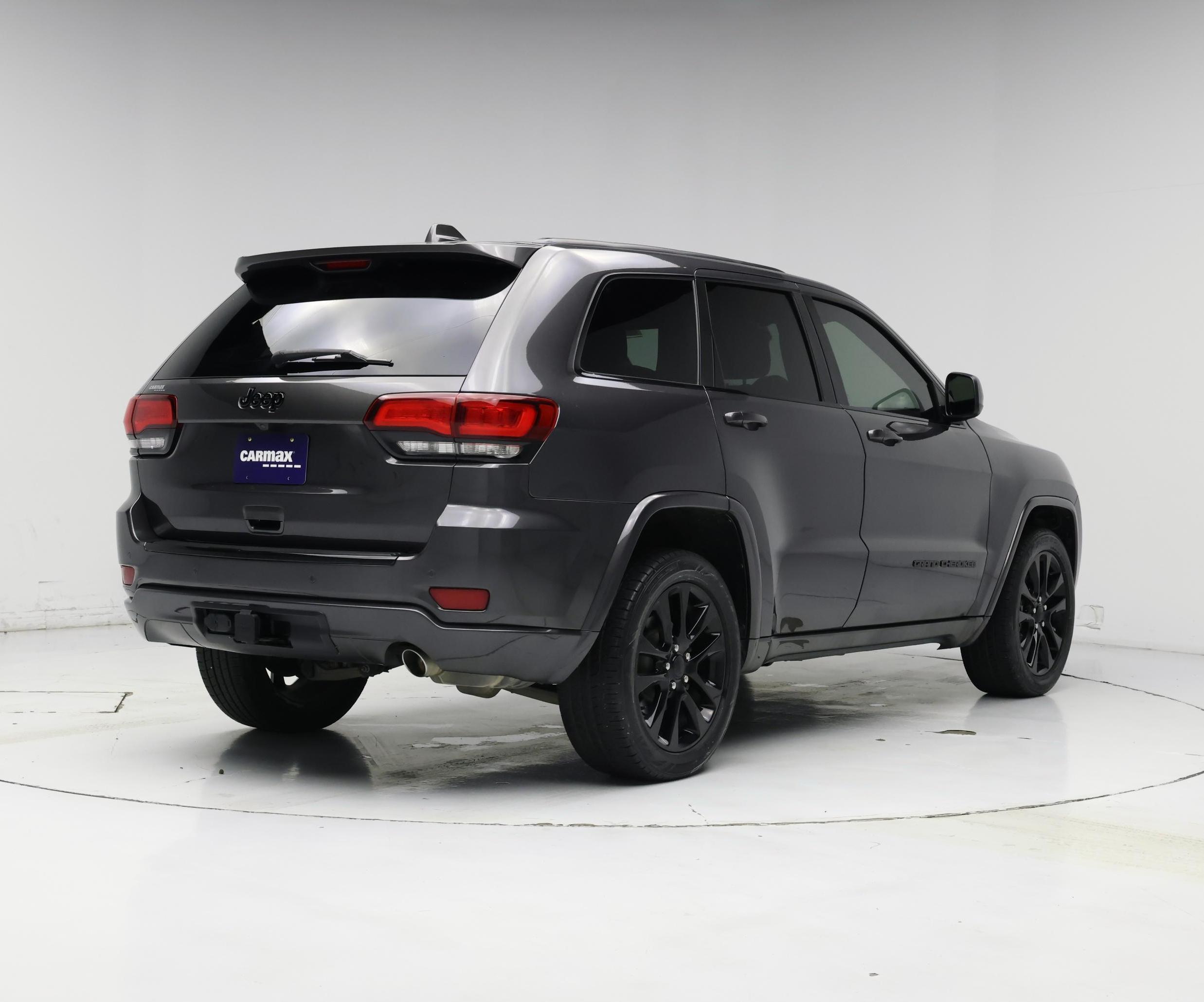 Thumbnail: 2017 Jeep Grand Cherokee - 8