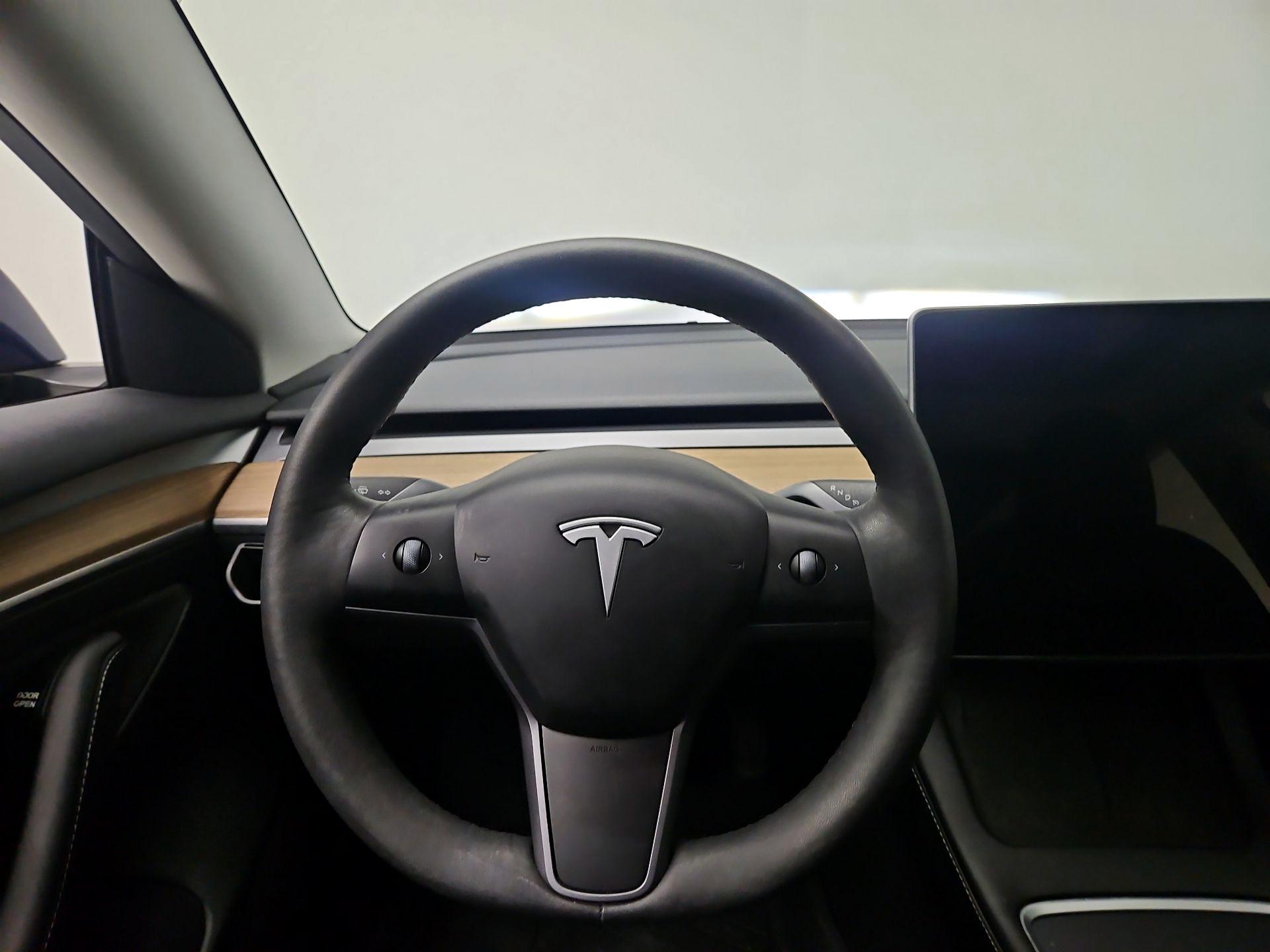 Thumbnail: 2023 Tesla Model 3 - 10