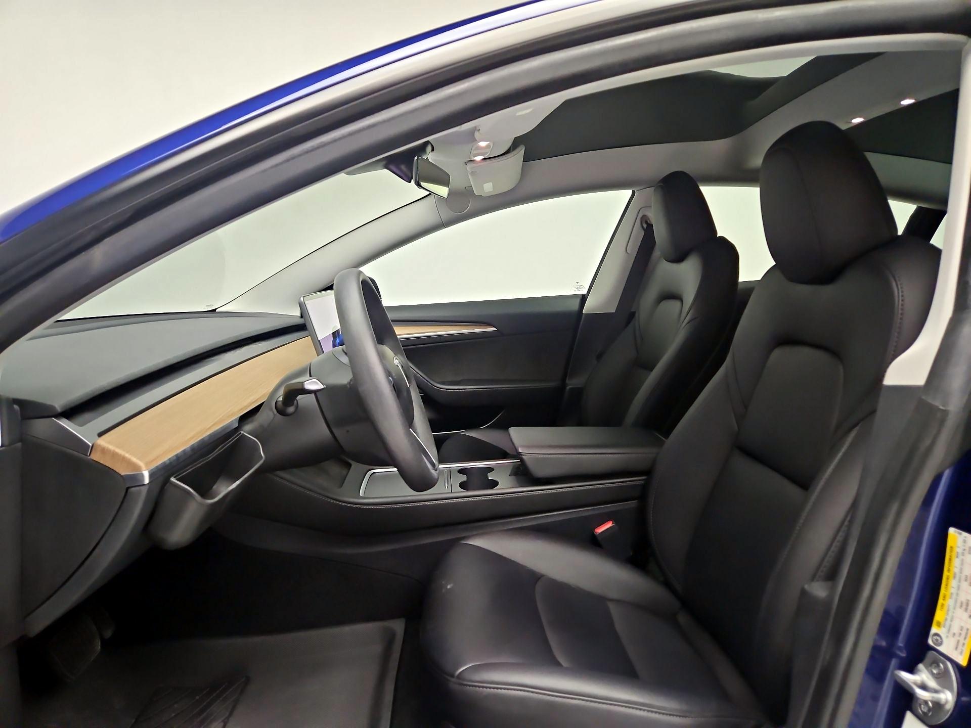 Thumbnail: 2023 Tesla Model 3 - 11