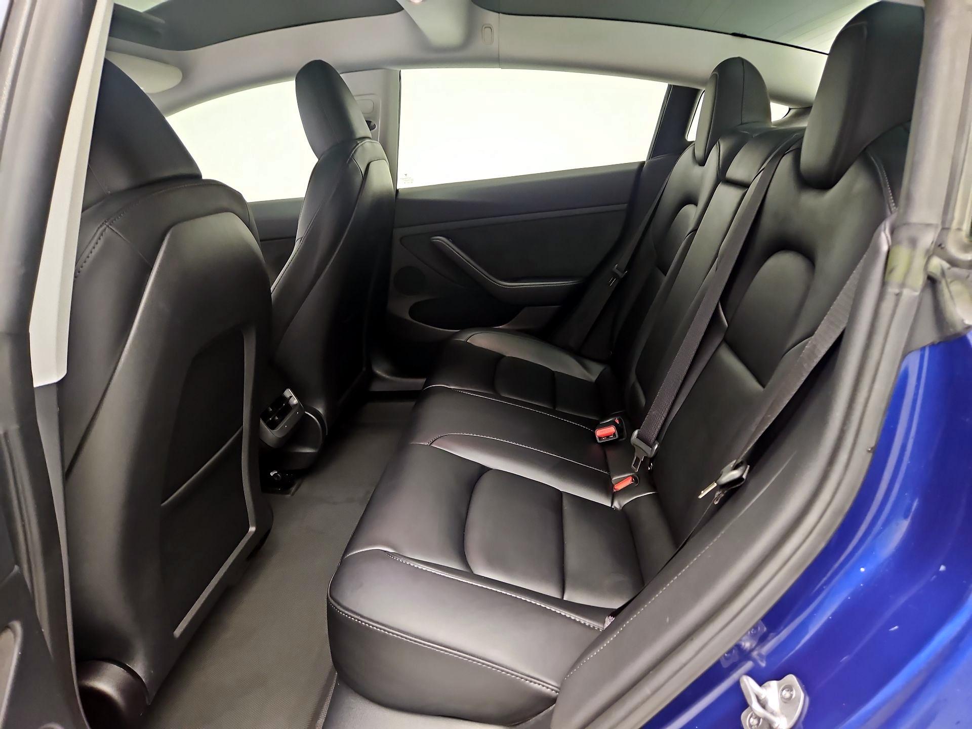 Thumbnail: 2023 Tesla Model 3 - 19