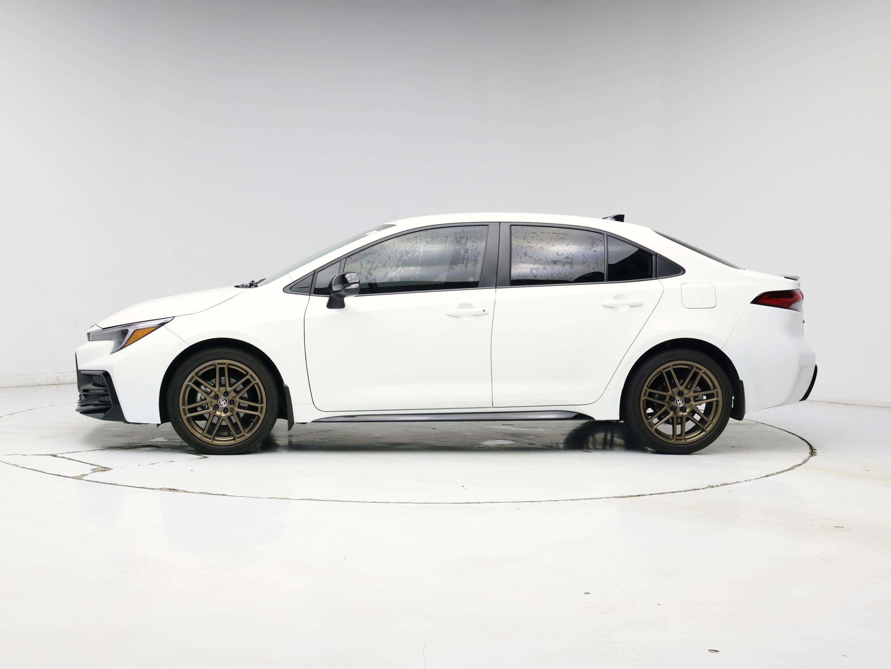 Thumbnail: 2024 Toyota Corolla - 3