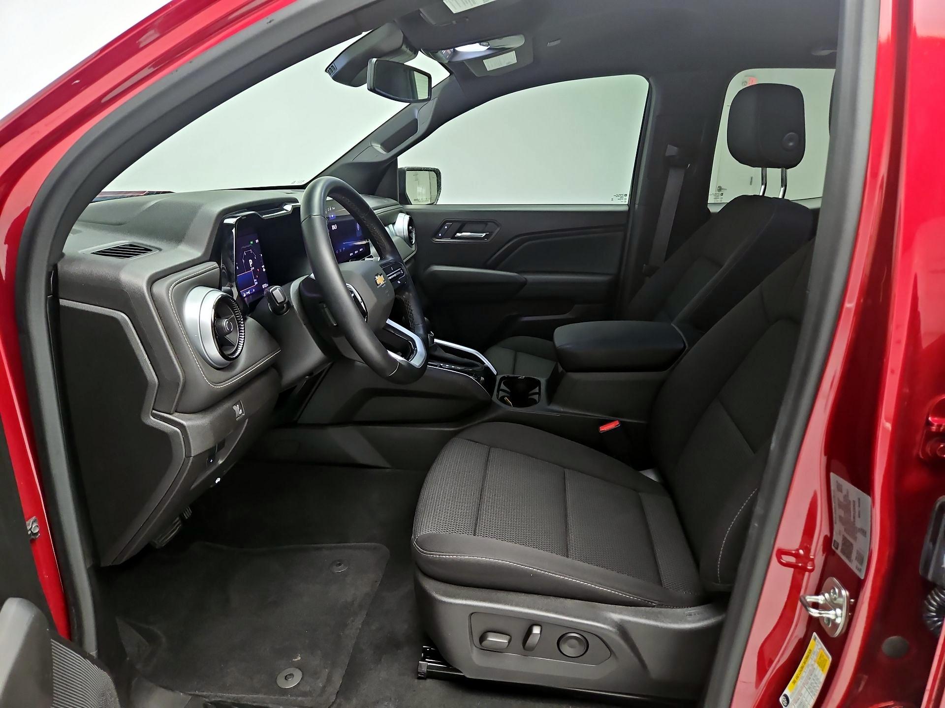 Thumbnail: 2024 Chevrolet Colorado - 11