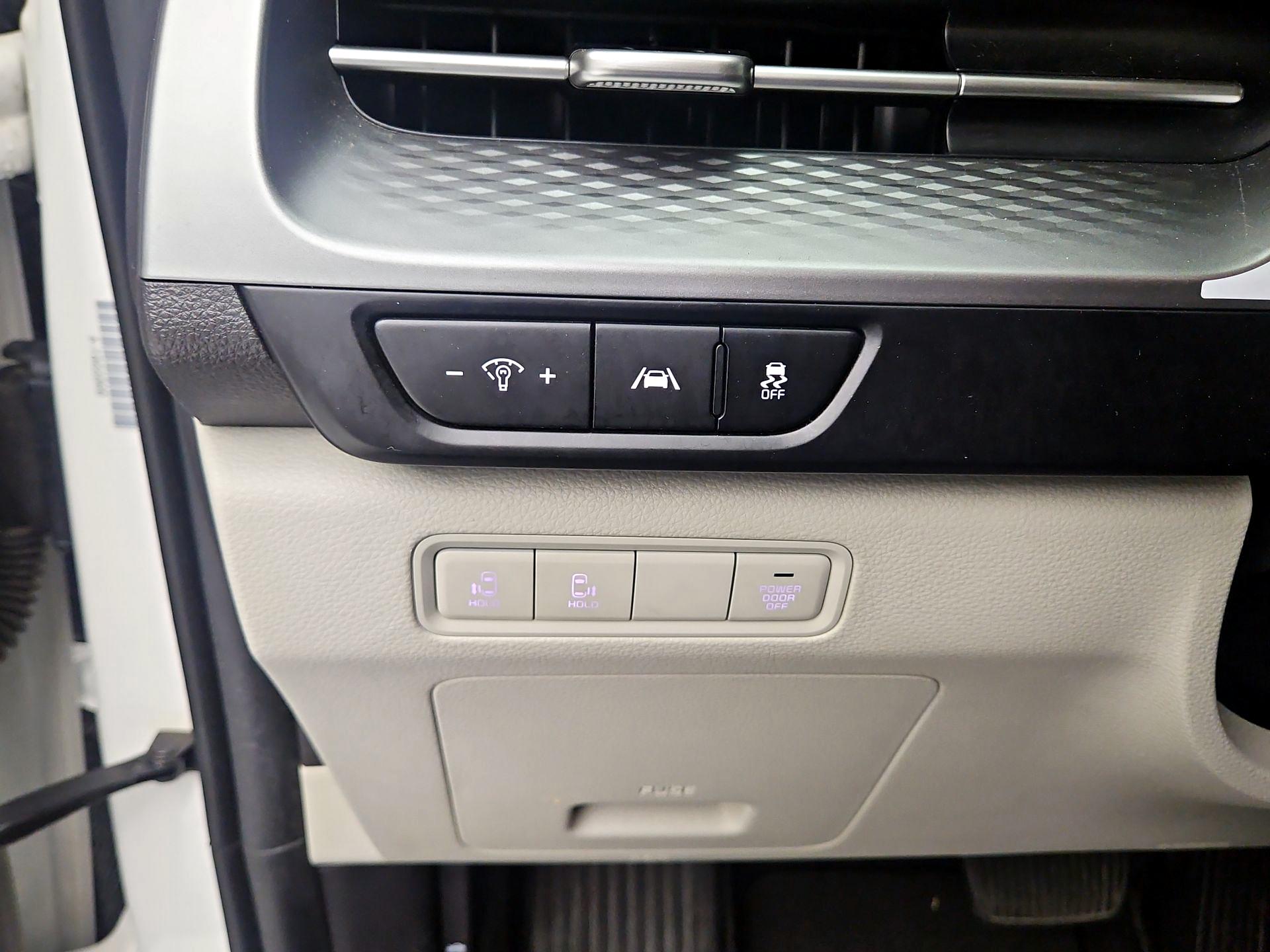 Thumbnail: 2022 Kia Carnival - 13