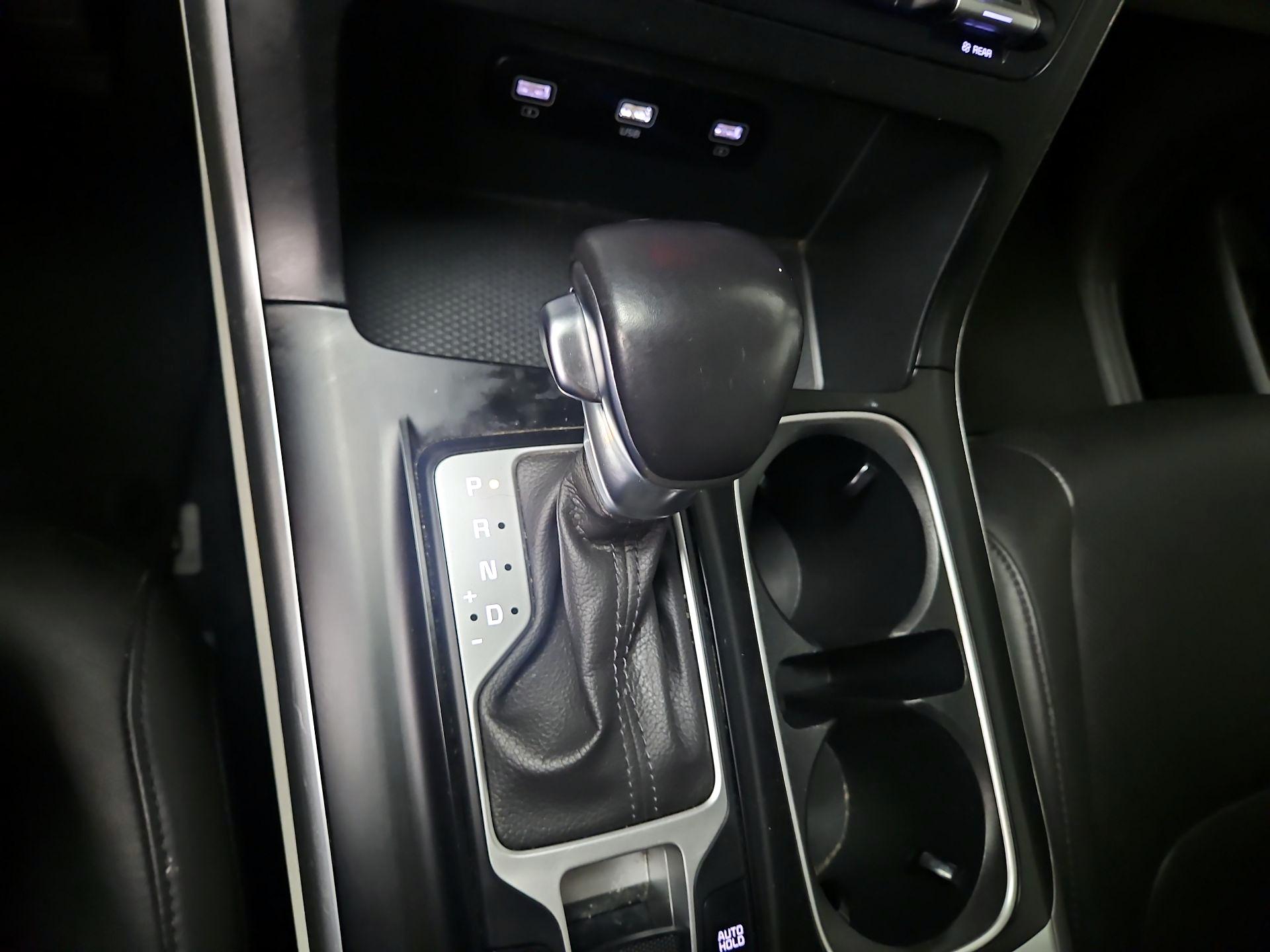 Thumbnail: 2022 Kia Carnival - 17