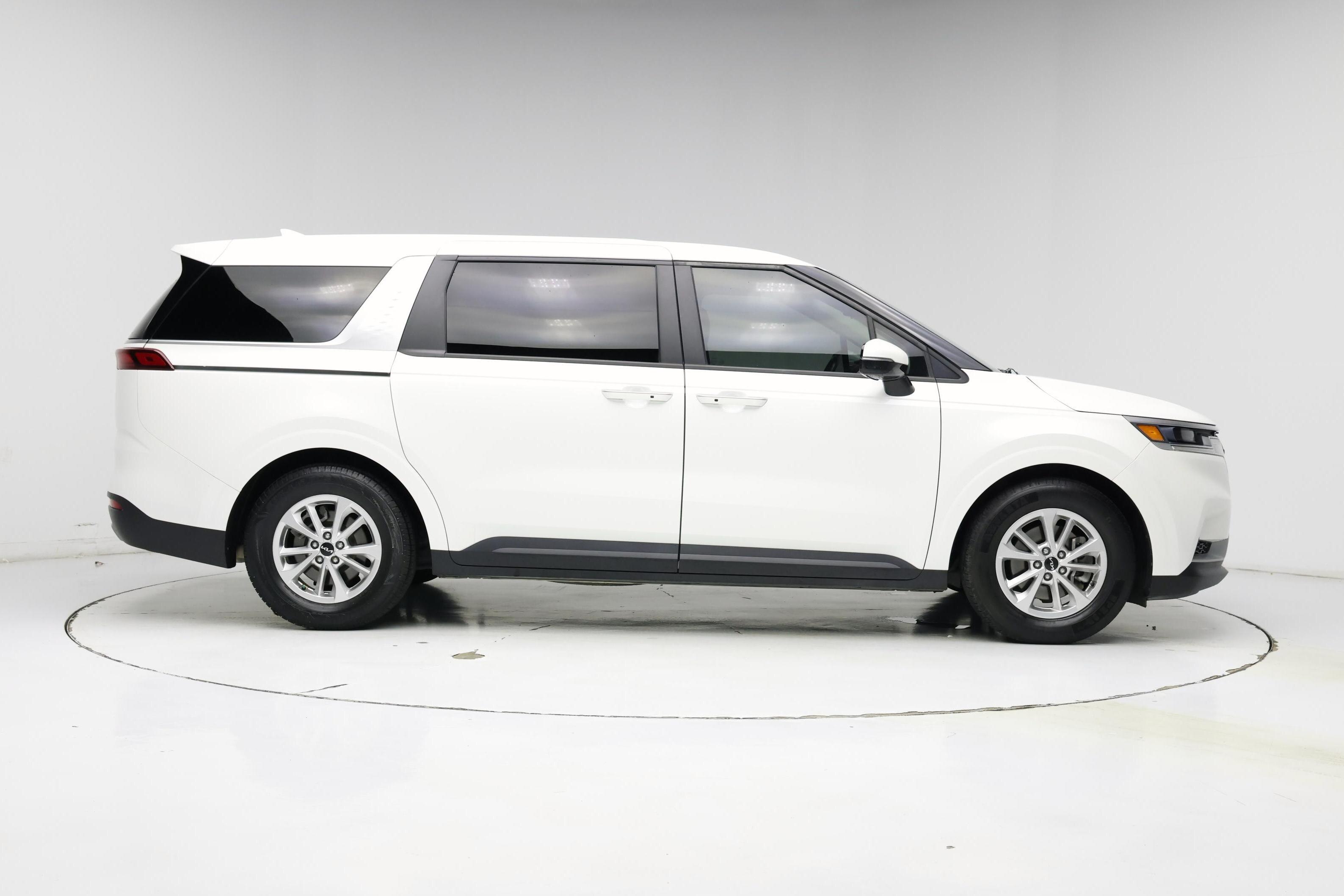 Thumbnail: 2022 Kia Carnival - 7