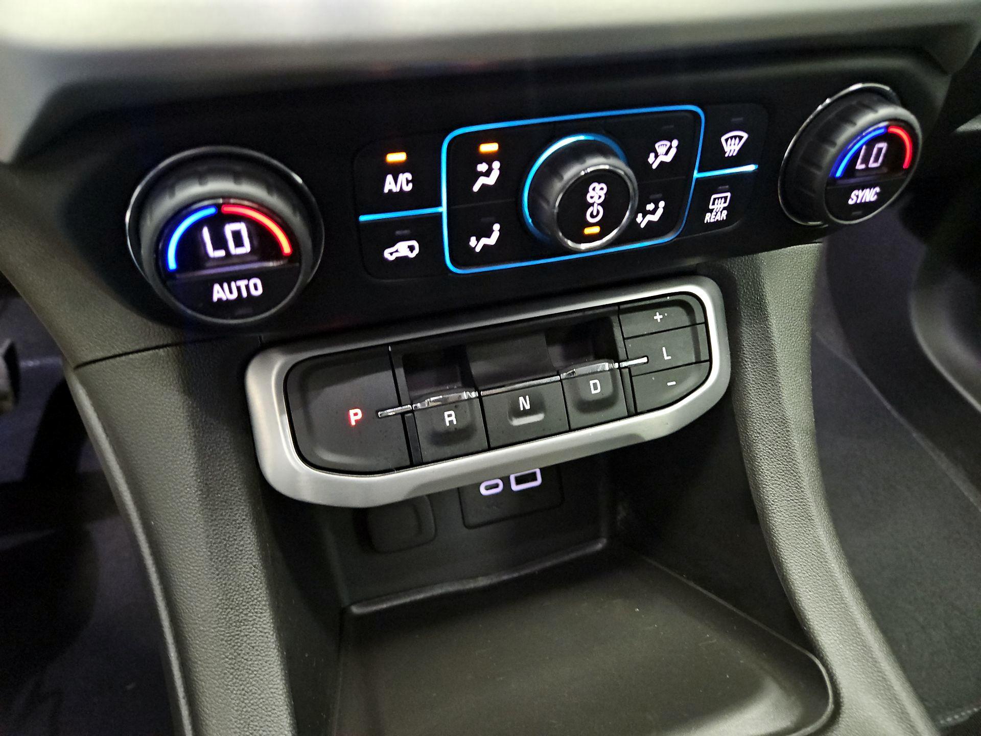 Thumbnail: 2021 GMC Acadia - 16