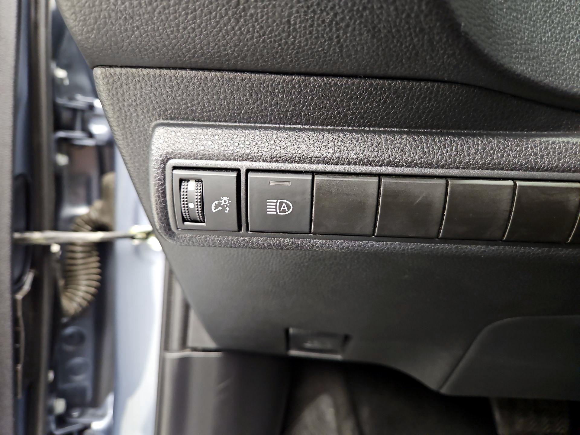 Thumbnail: 2023 Toyota Corolla - 13