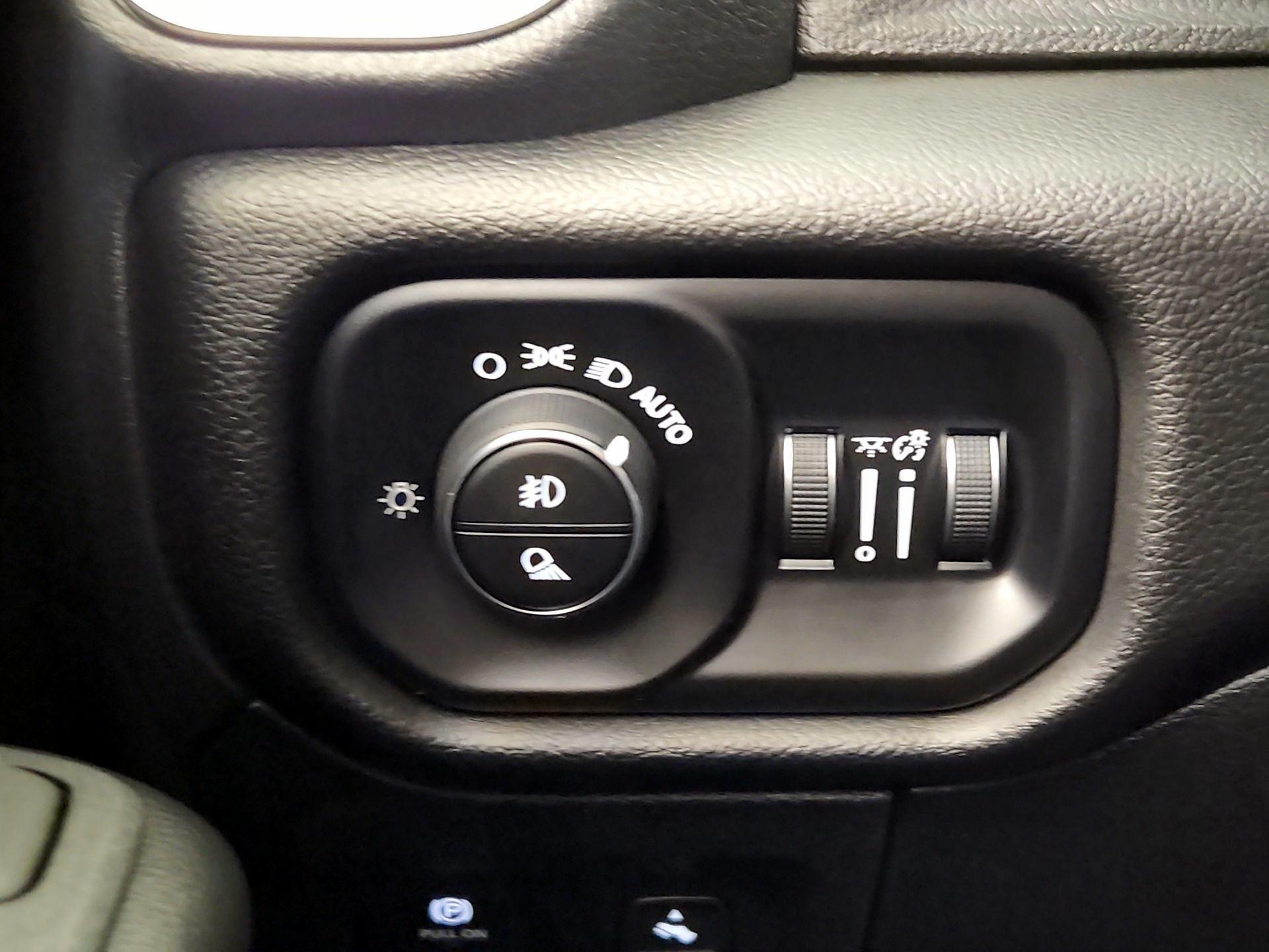 Thumbnail: 2025 RAM 1500 - 13