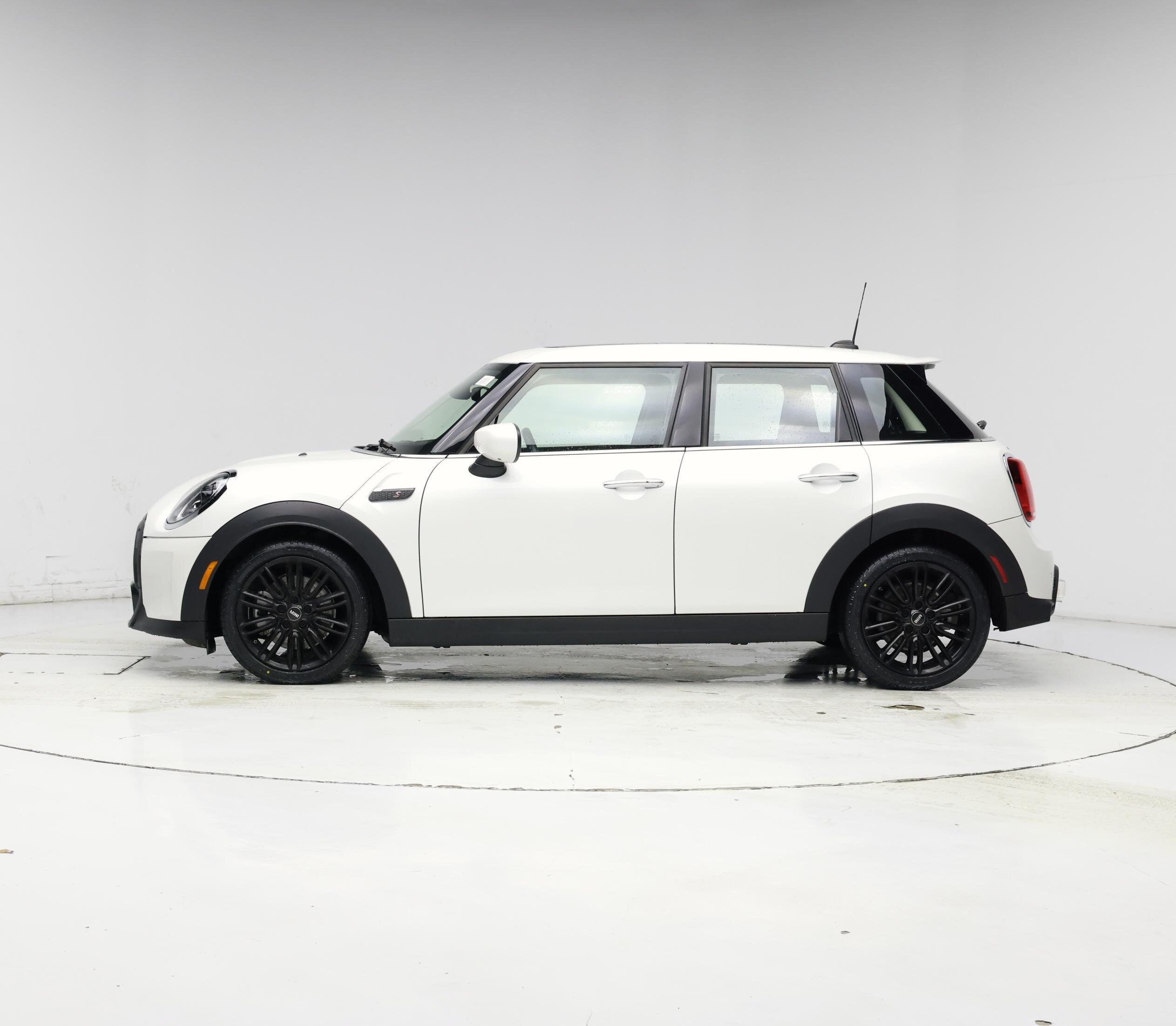 Thumbnail: 2024 MINI Cooper Hardtop - 3