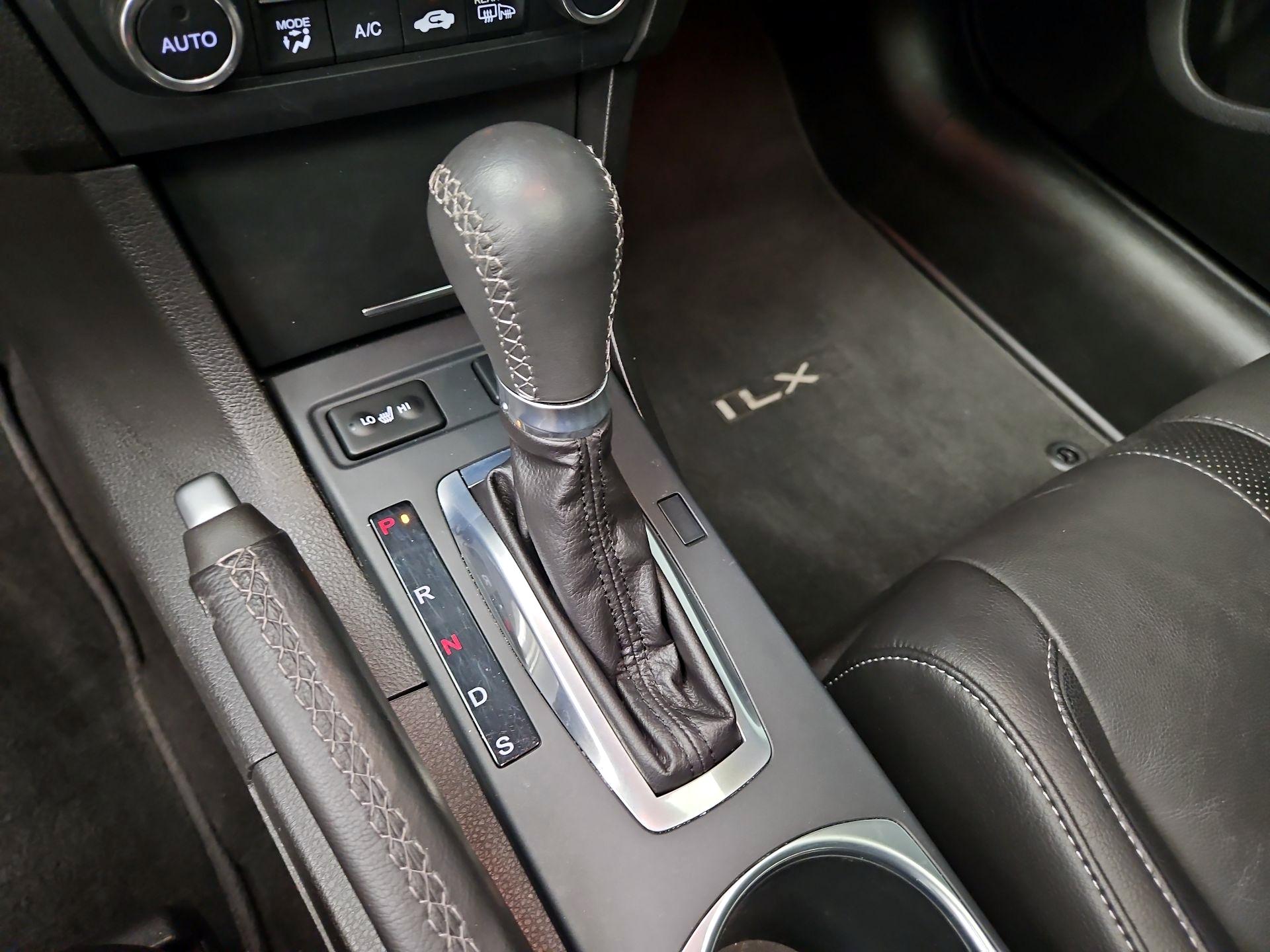 Thumbnail: 2021 Acura ILX - 17