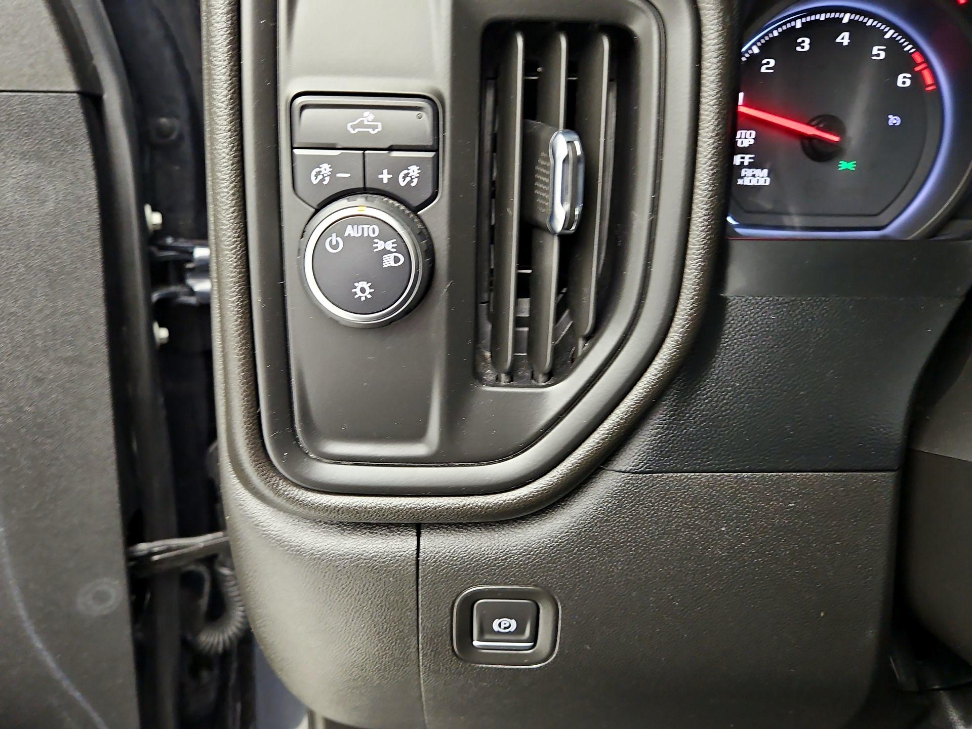 Thumbnail: 2022 Chevrolet Silverado 1500 - 13