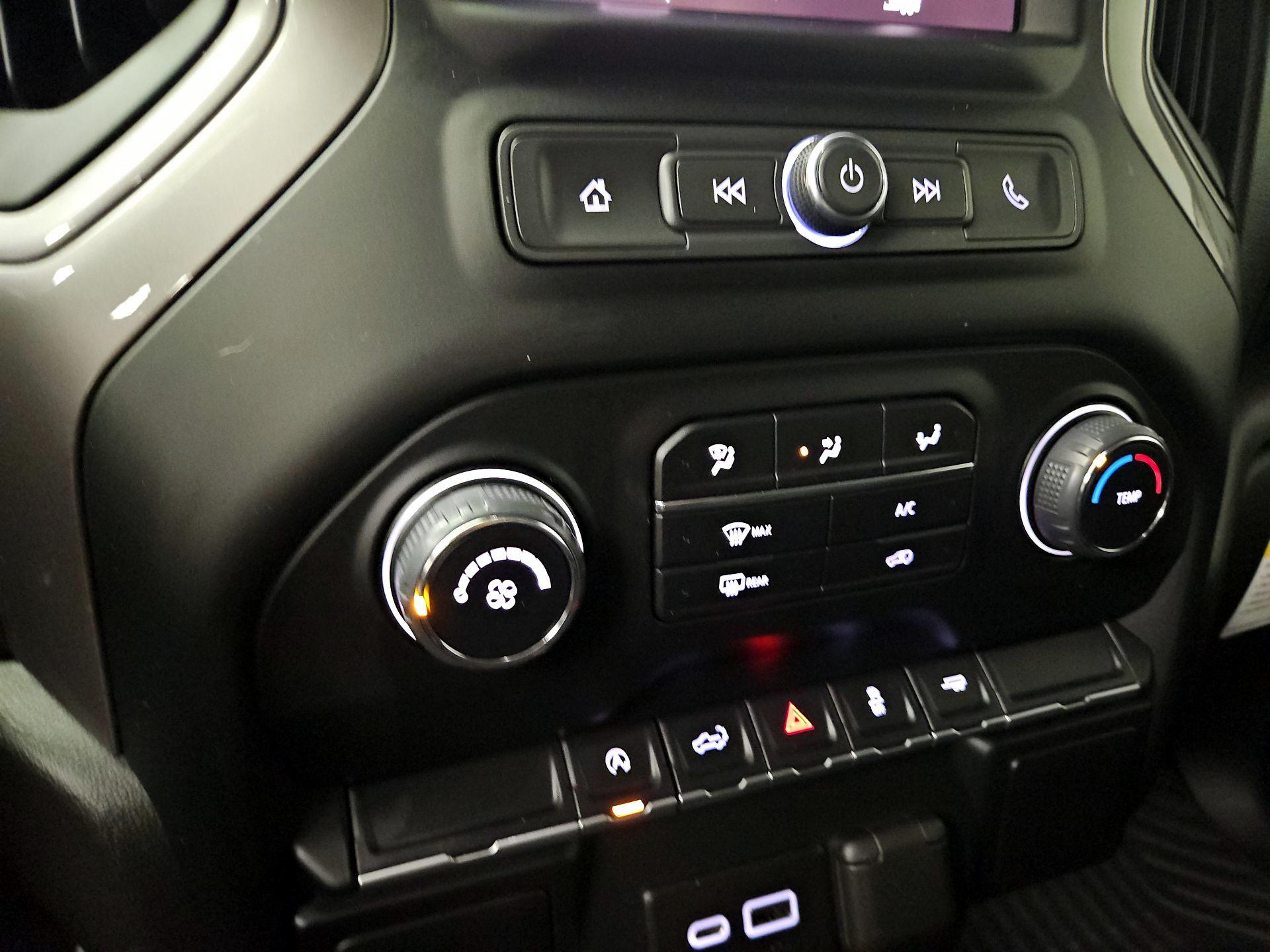 Thumbnail: 2022 Chevrolet Silverado 1500 - 16