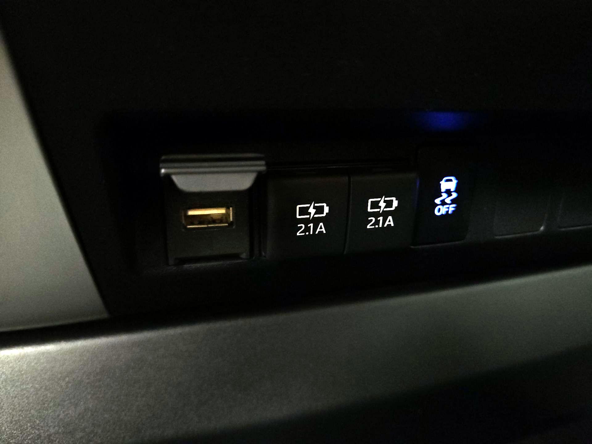 Thumbnail: 2021 Toyota Tundra - 18