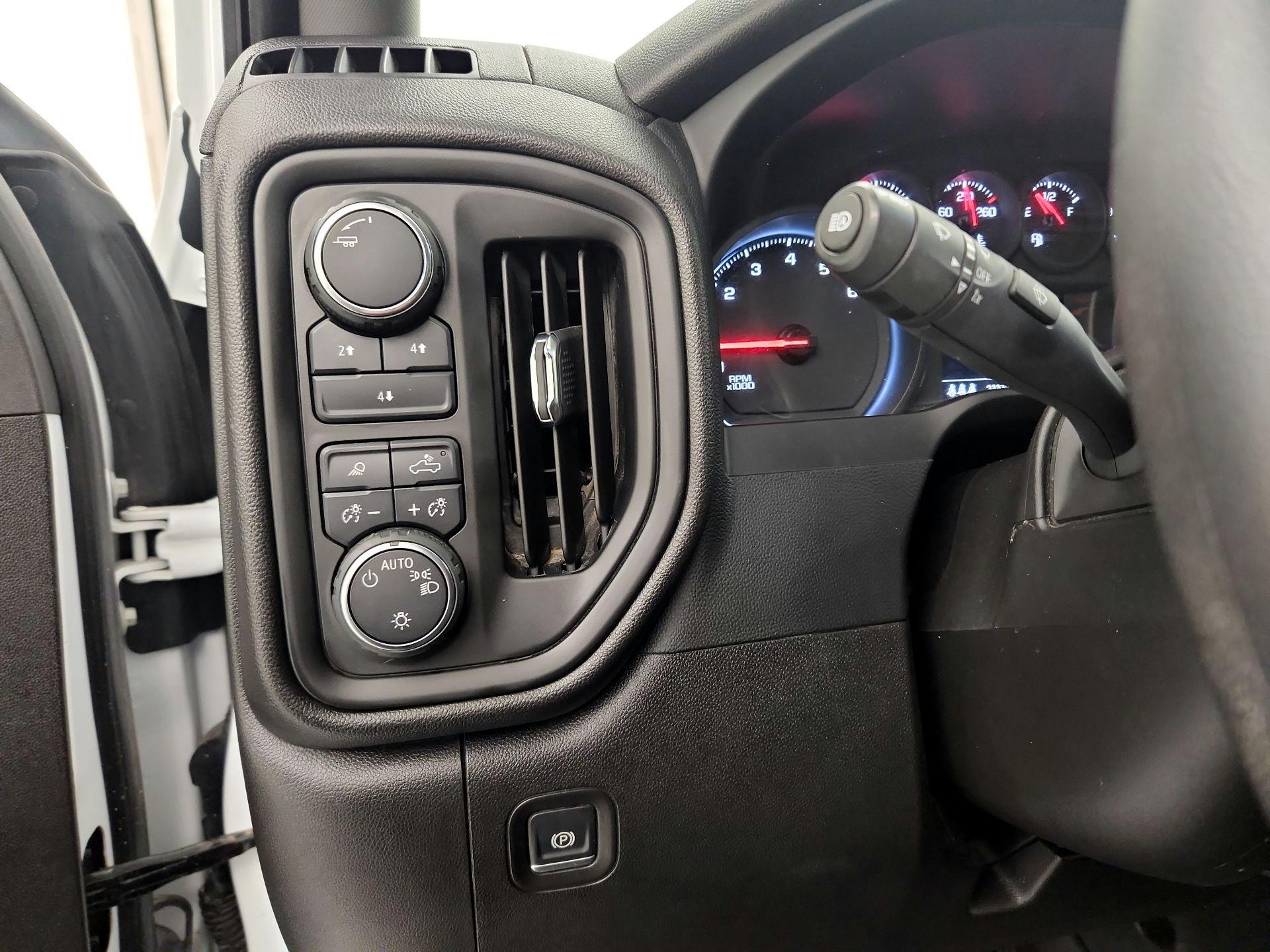 Thumbnail: 2024 Chevrolet Silverado 2500 - 13