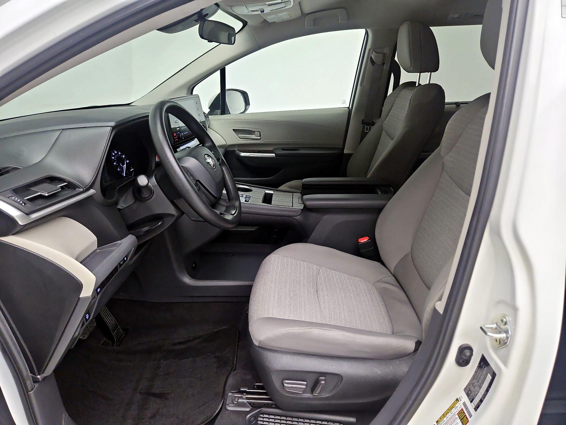 Thumbnail: 2024 Toyota Sienna - 11