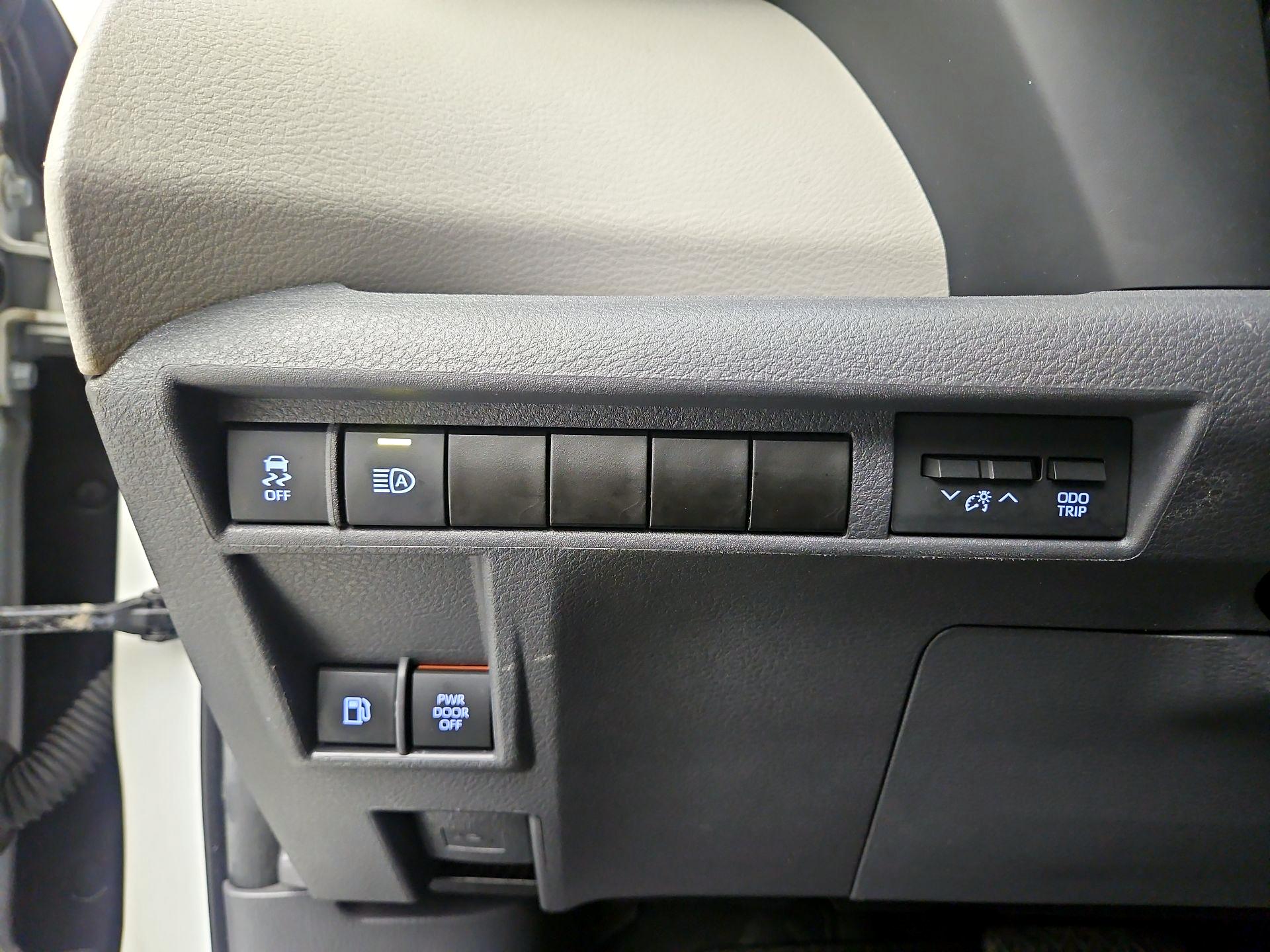 Thumbnail: 2024 Toyota Sienna - 13