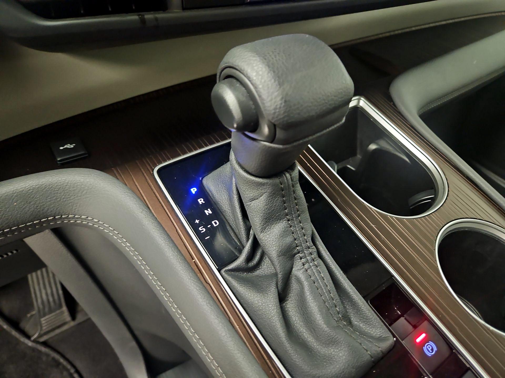 Thumbnail: 2024 Toyota Sienna - 17