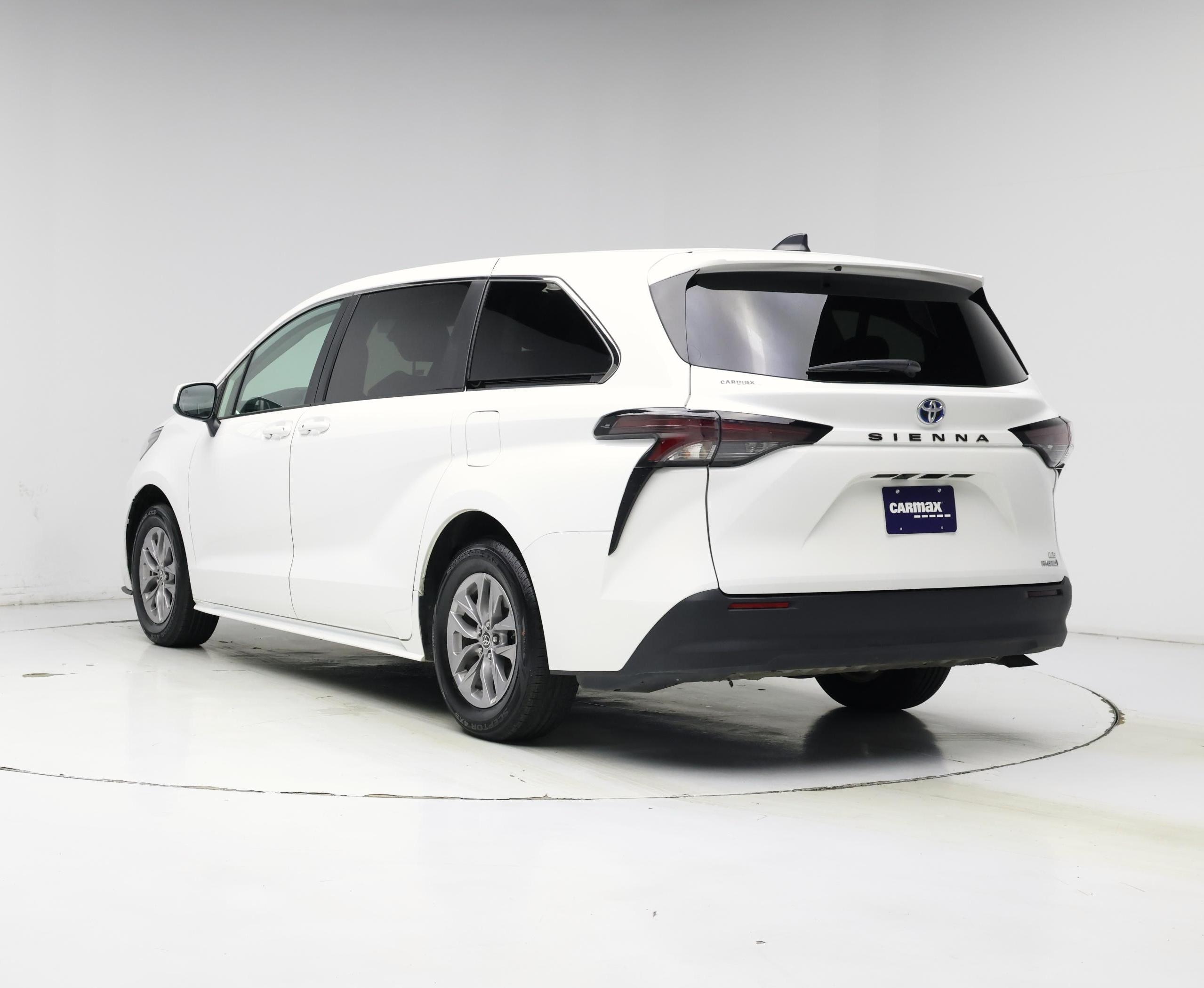 Thumbnail: 2024 Toyota Sienna - 2