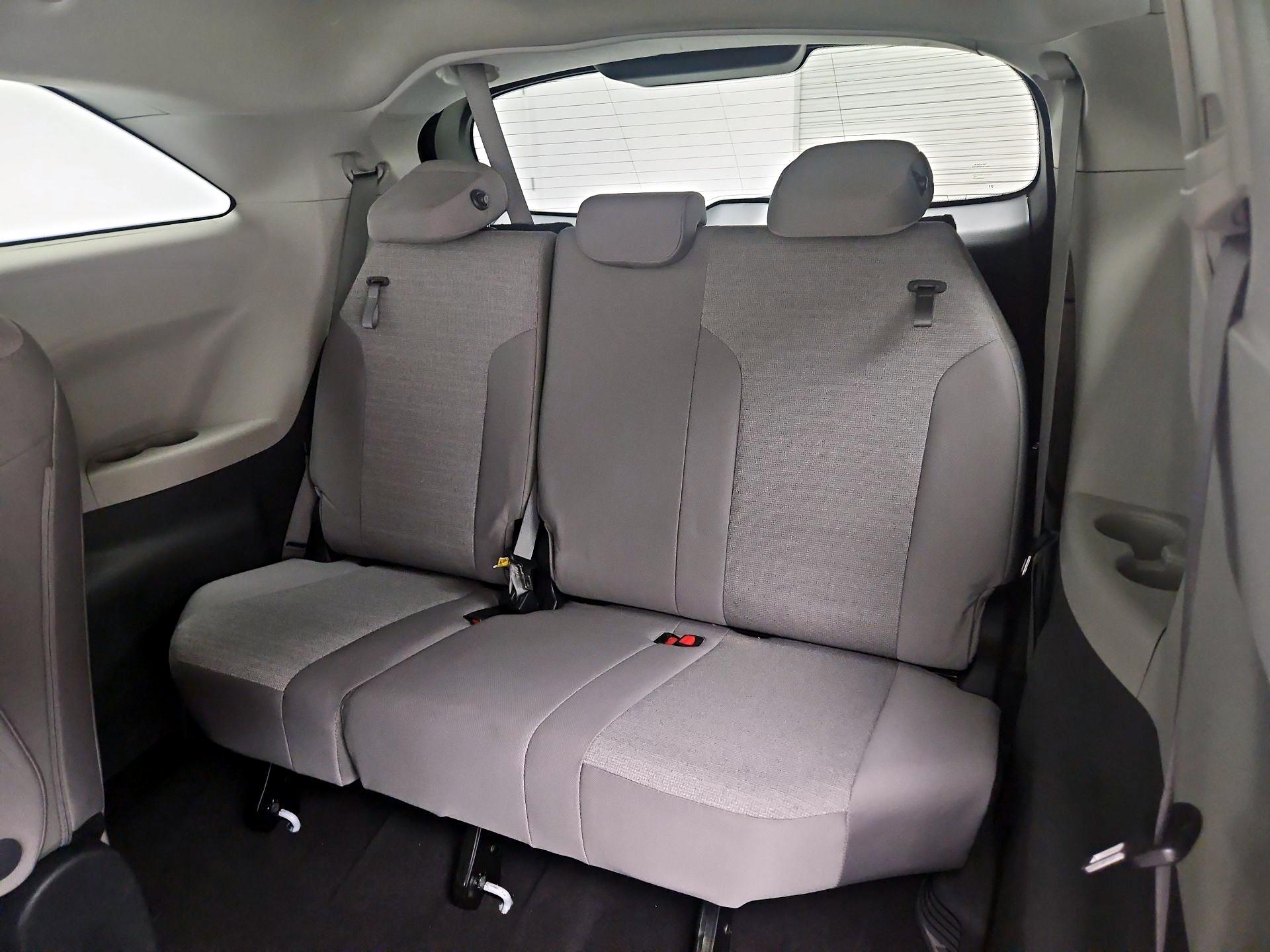 Thumbnail: 2024 Toyota Sienna - 20