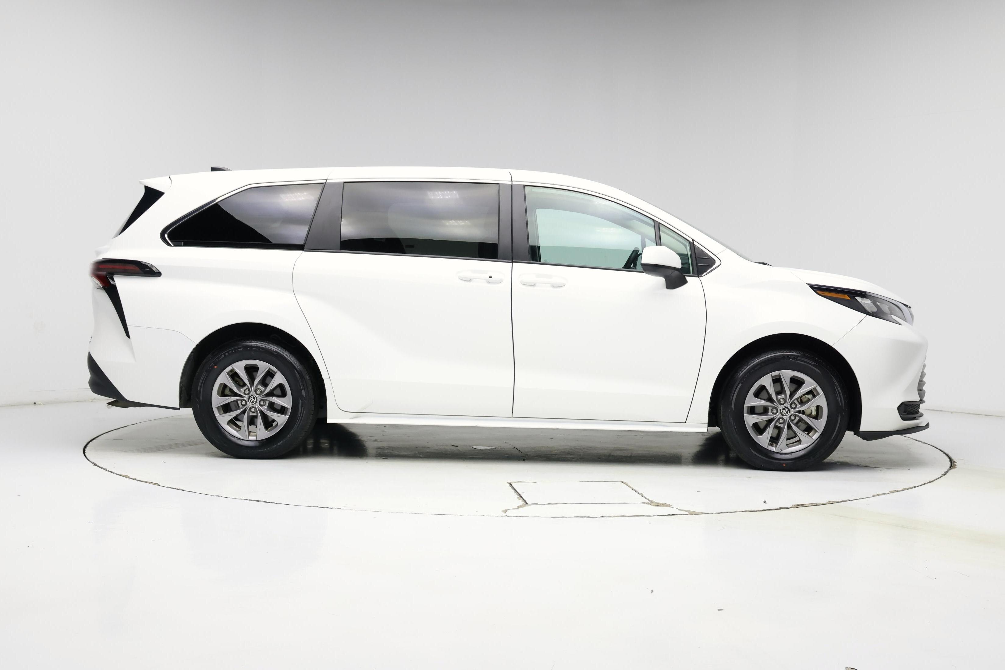 Thumbnail: 2024 Toyota Sienna - 7