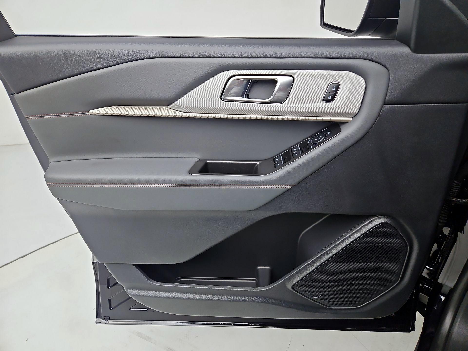 Thumbnail: 2025 Ford Explorer - 12