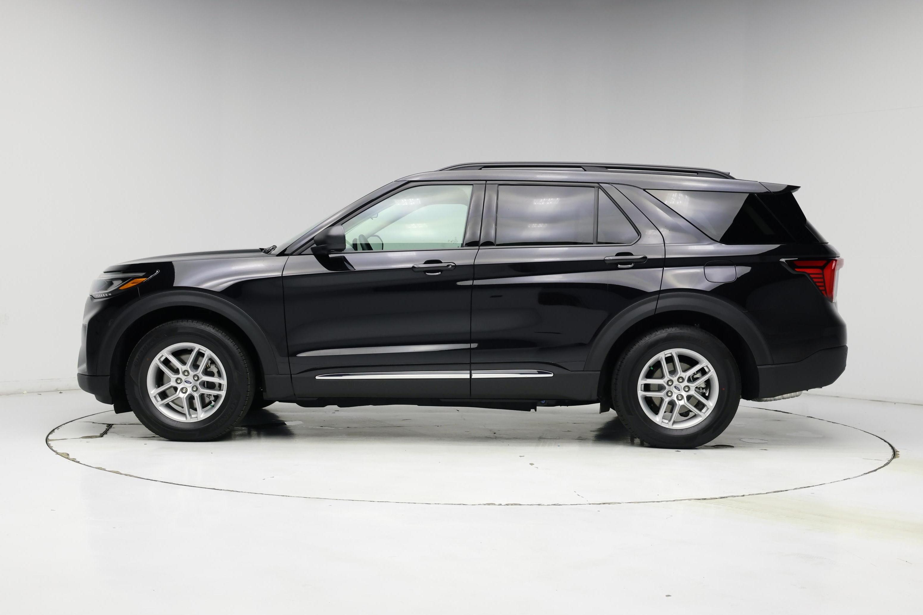 Thumbnail: 2025 Ford Explorer - 3