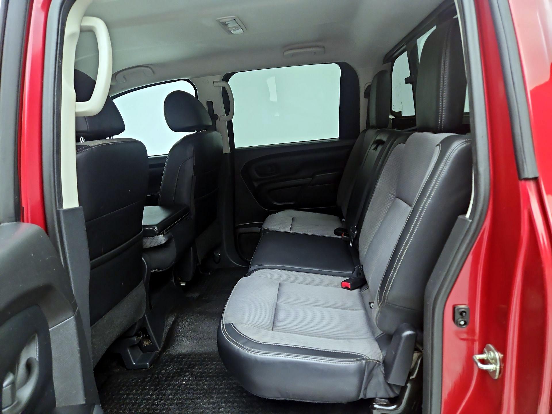 Thumbnail: 2017 Nissan Titan - 18