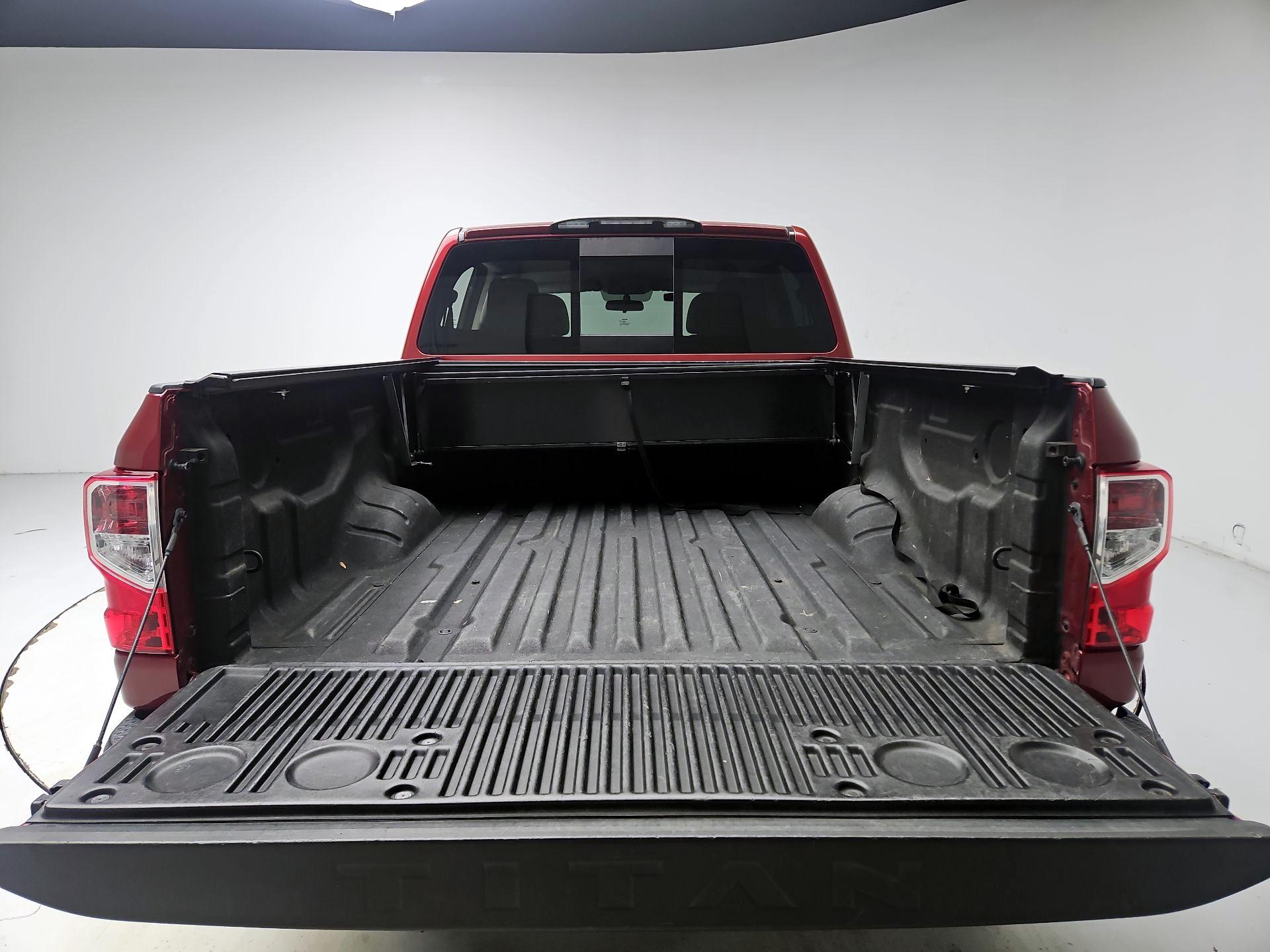 Thumbnail: 2017 Nissan Titan - 19