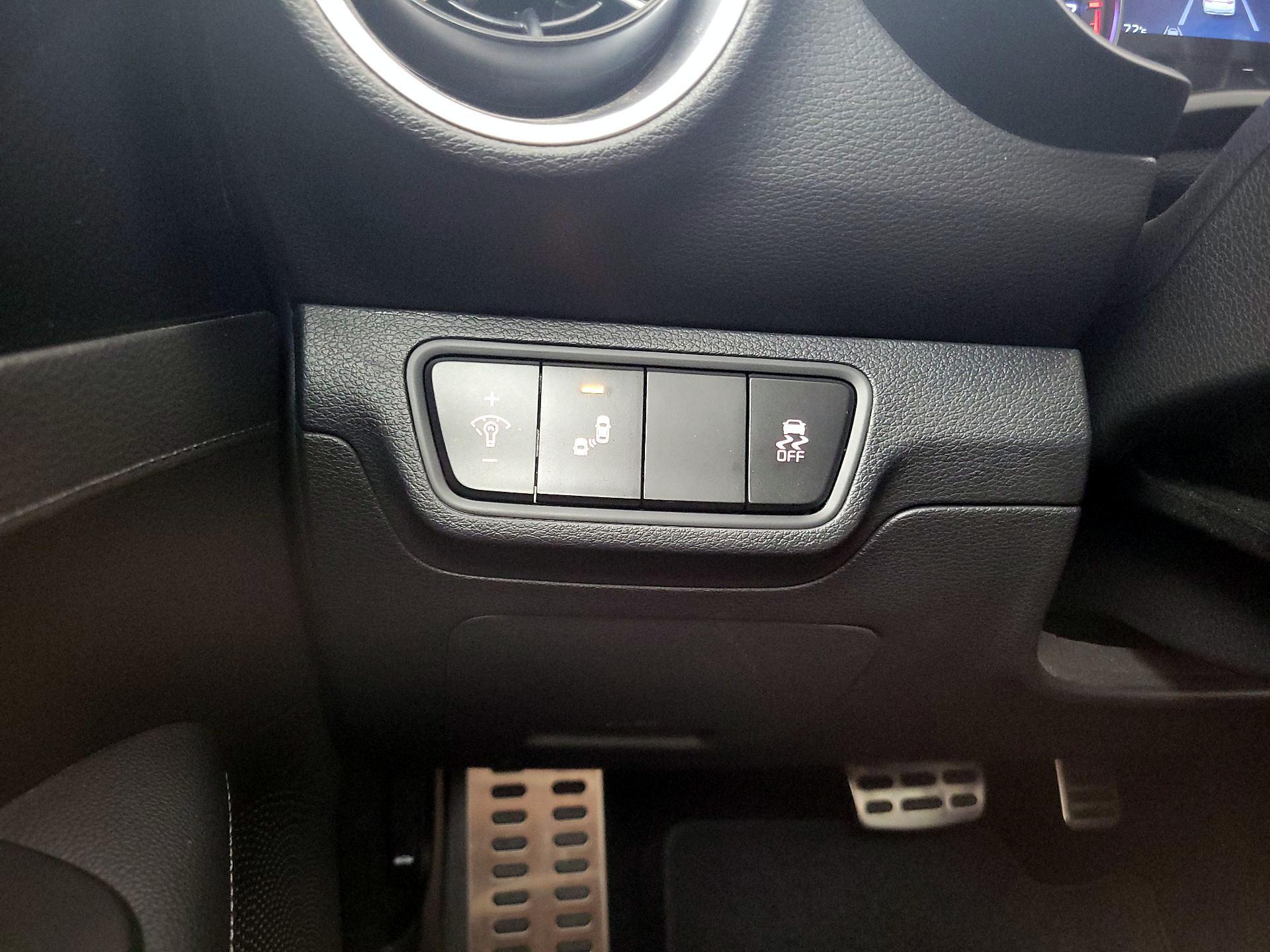 Thumbnail: 2023 Kia Forte - 13